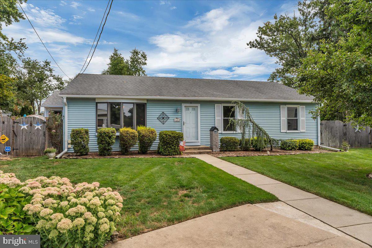 19 Devon Ct, Maple Shade, NJ 08052