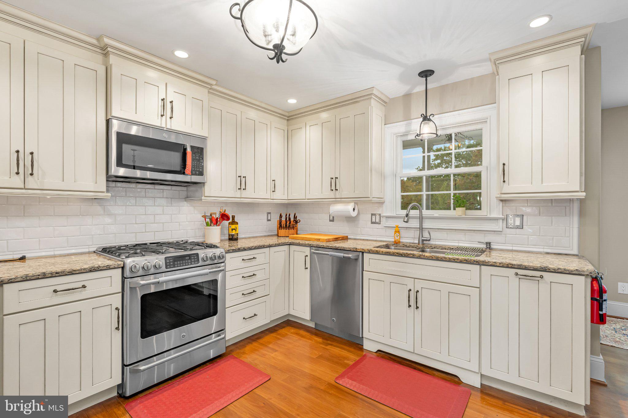 253 Academy Ln, Manahawkin, NJ 08050 photo