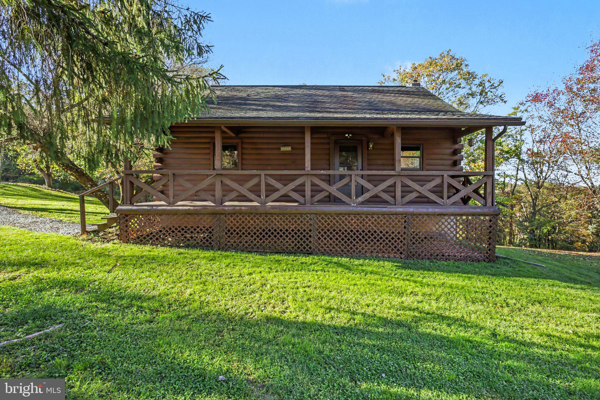 11584 Crossroads Ave, Felton, PA 17322