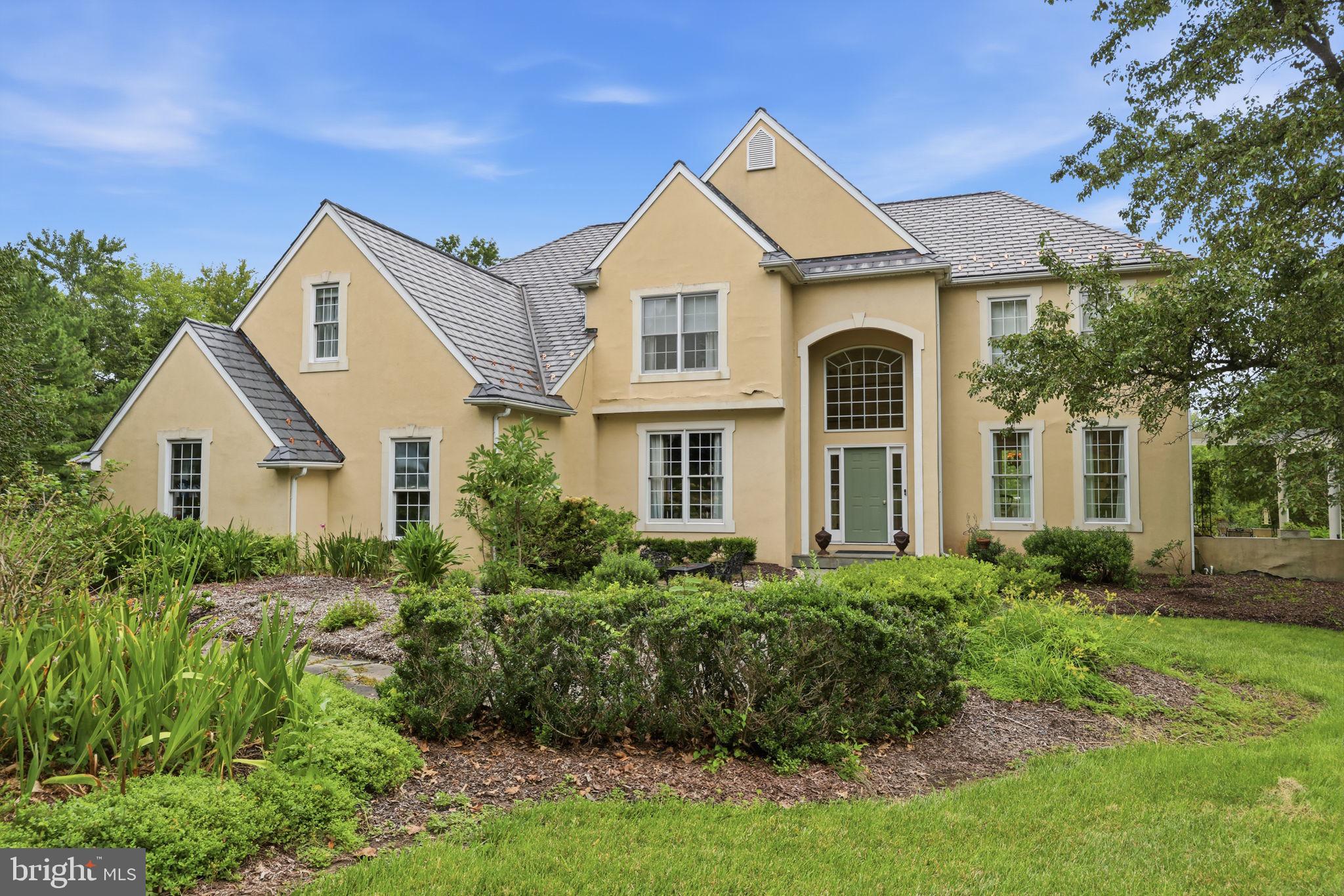 17 Davis Dr, Washington Crossing, PA 18977