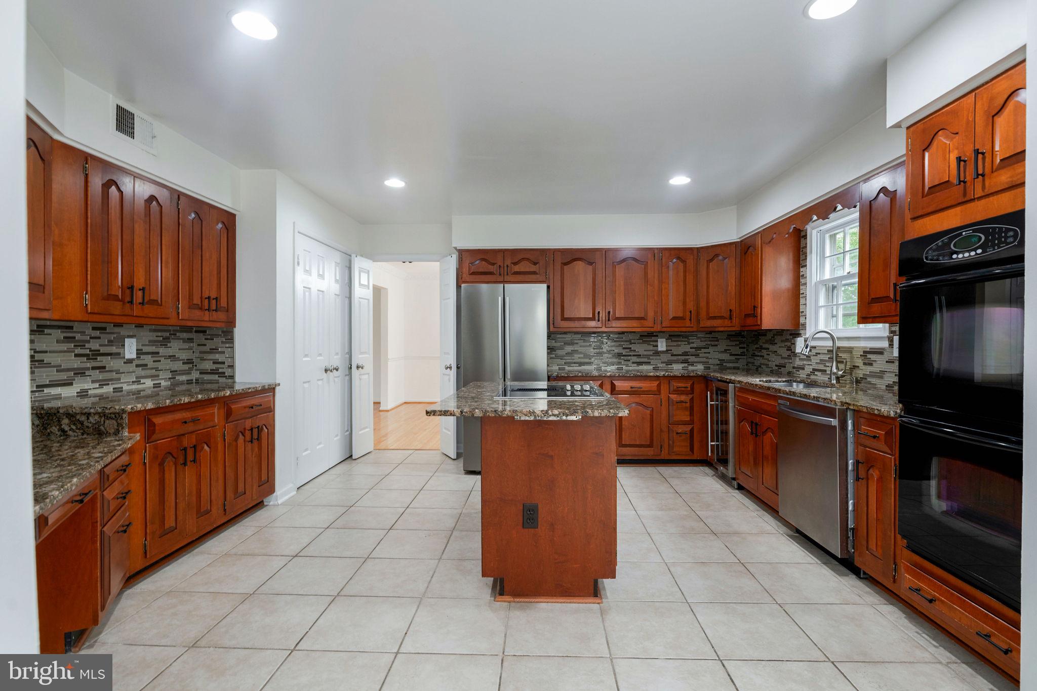706 Ridge Dr, Mc Lean, VA 22101 photo