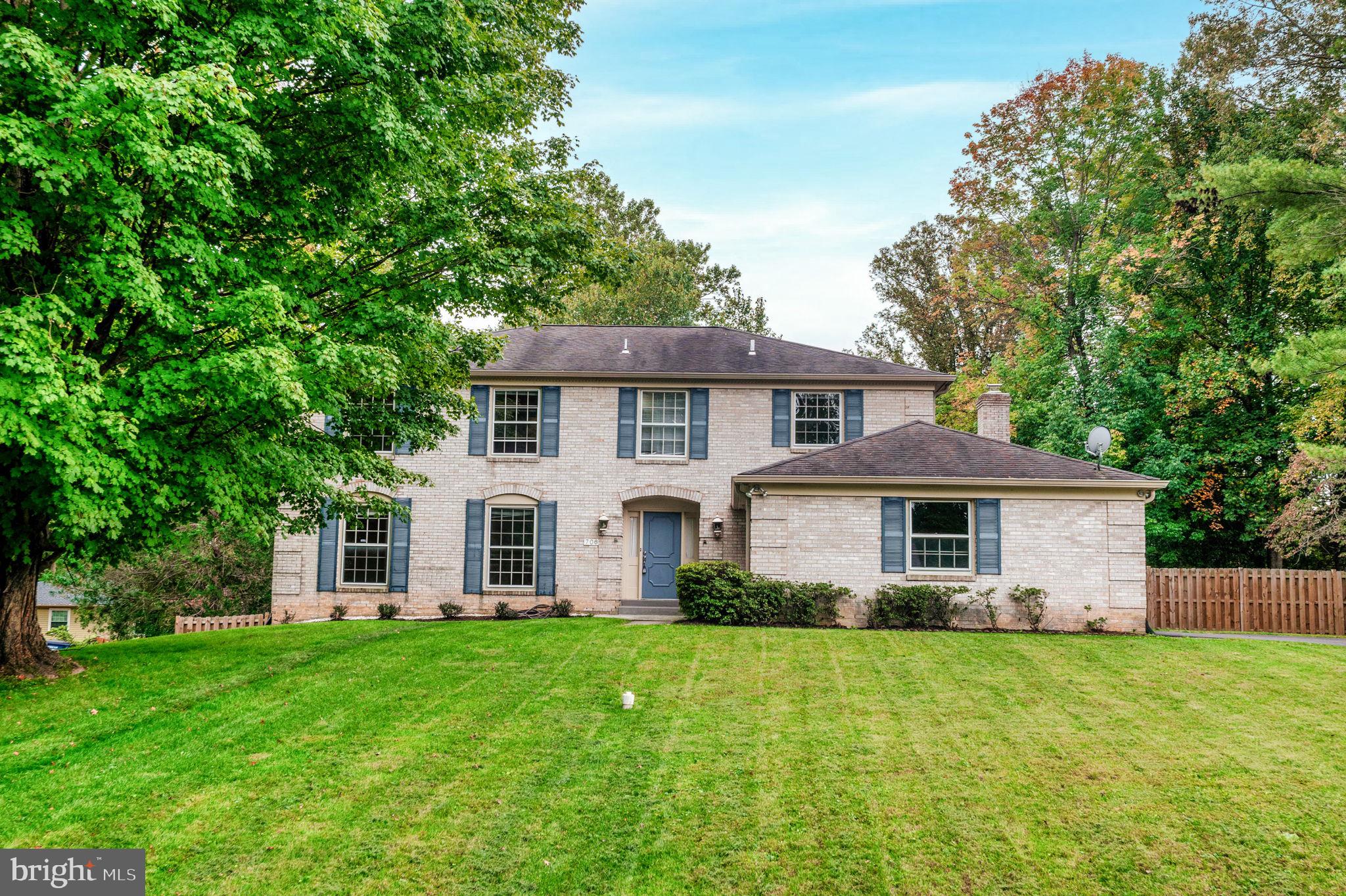 706 Ridge Dr, Mc Lean, VA 22101