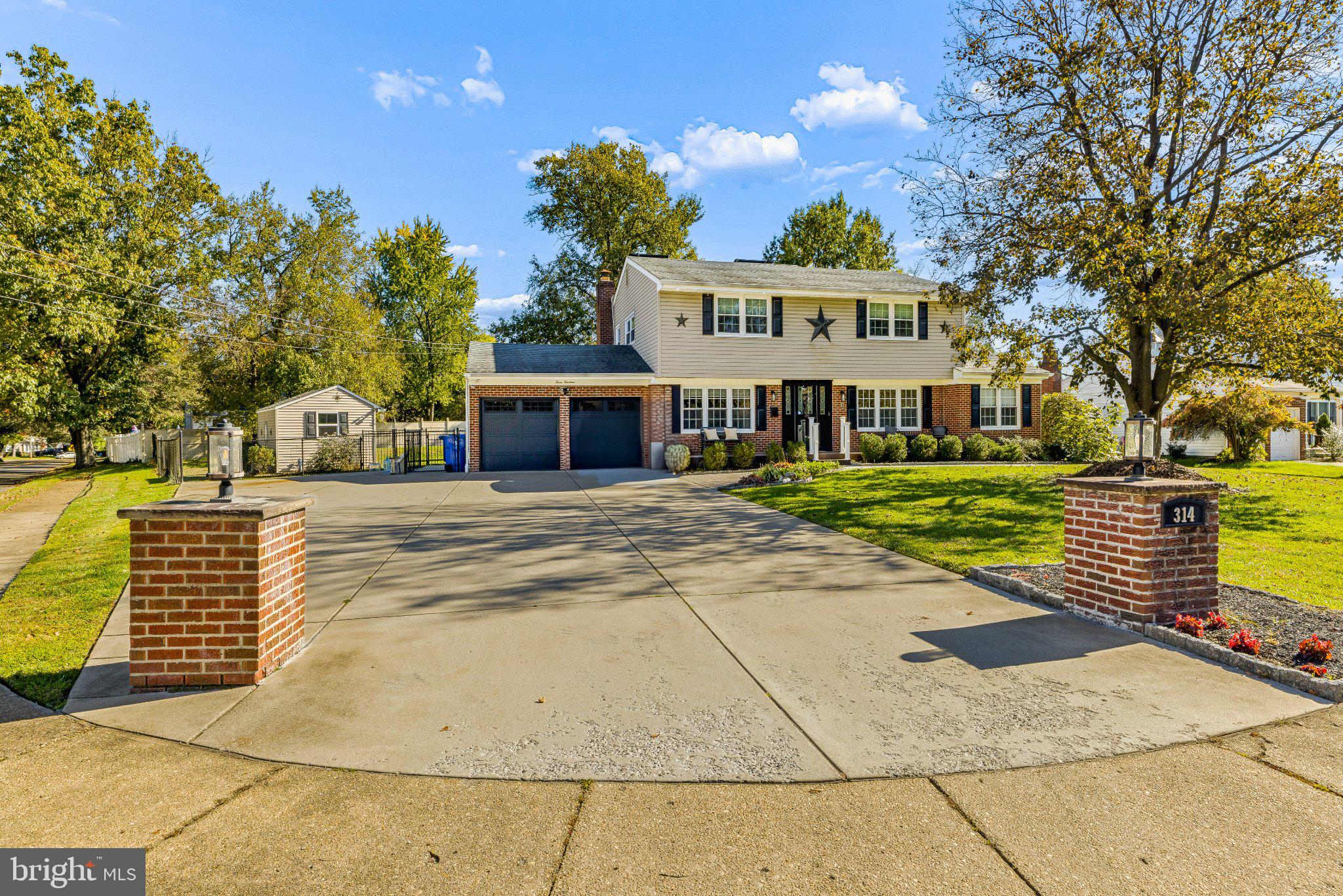 314 Plantation Dr, Cinnaminson, NJ 08077