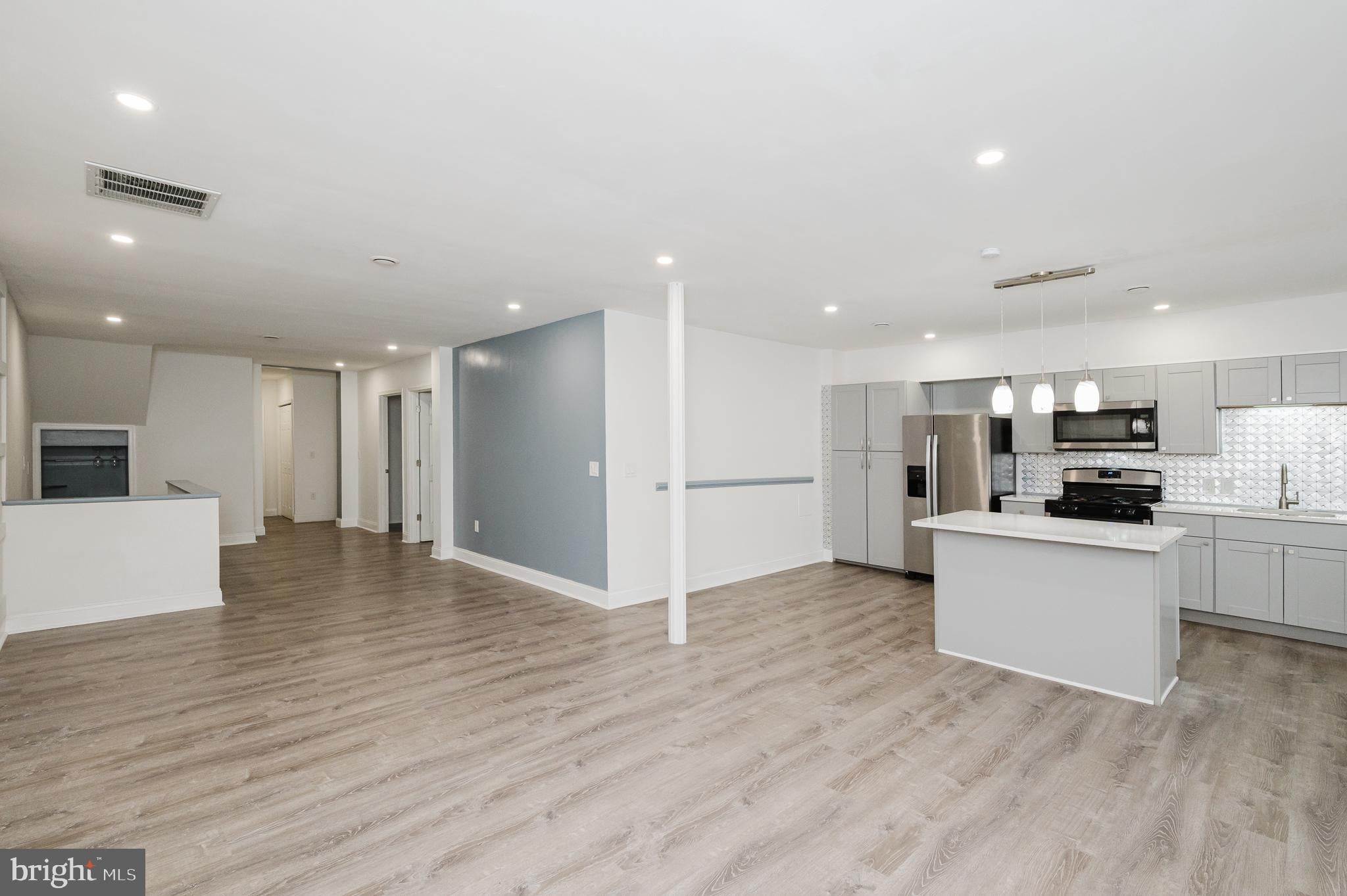 703 S Clinton St, Baltimore, MD 21224 photo