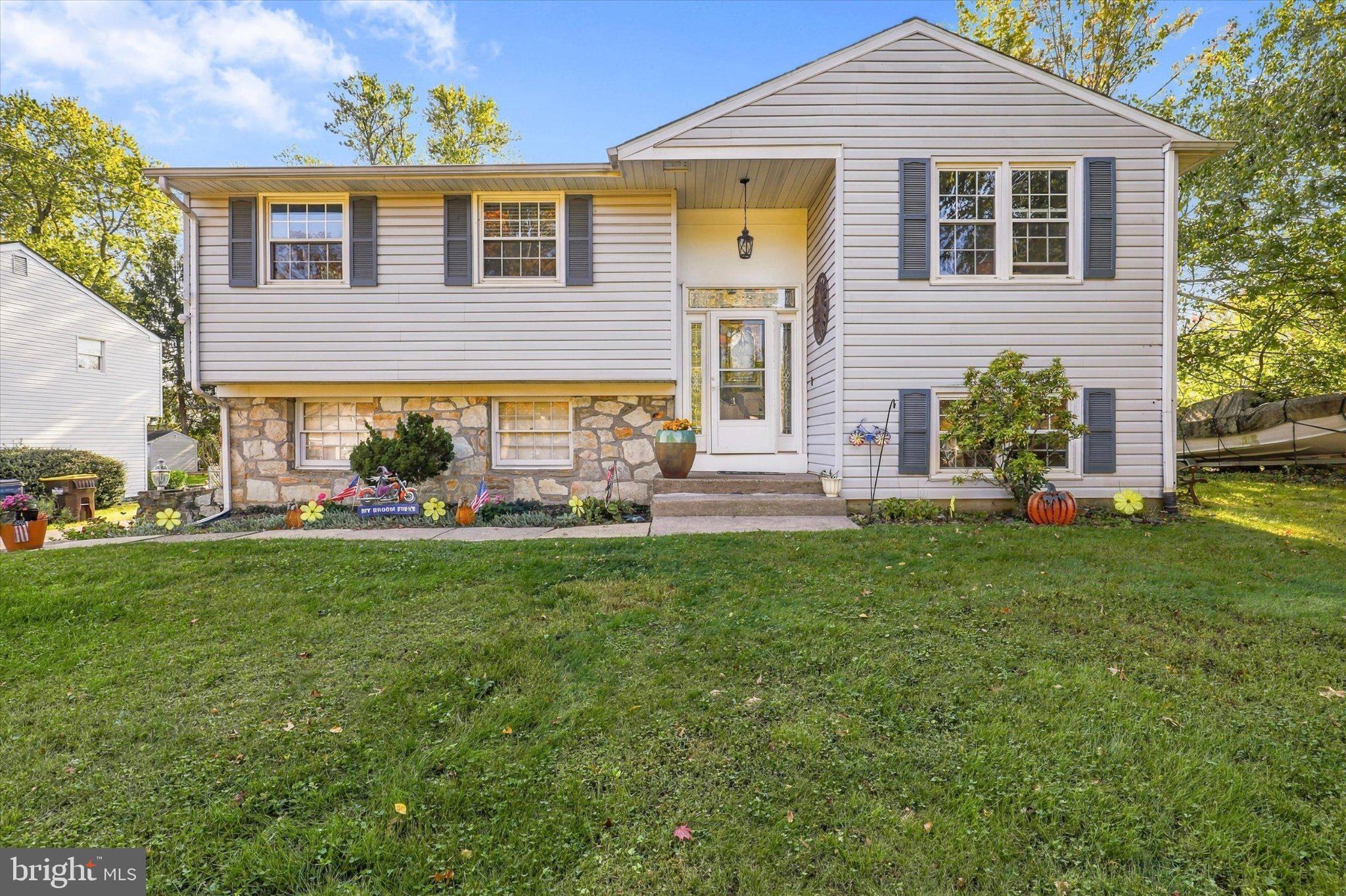 517 Serrill Dr, Hatboro, PA 19040