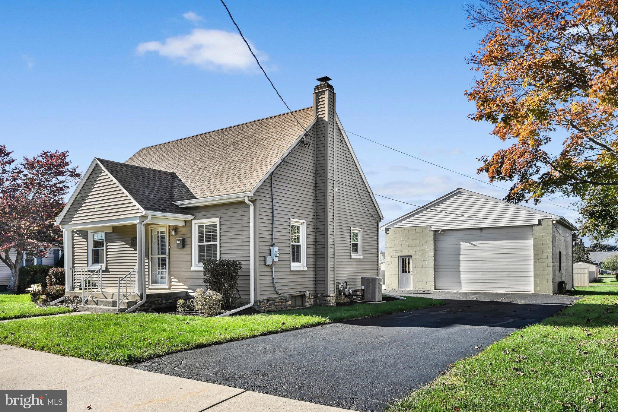 223 W Walnut St, Palmyra, PA 17078 photo