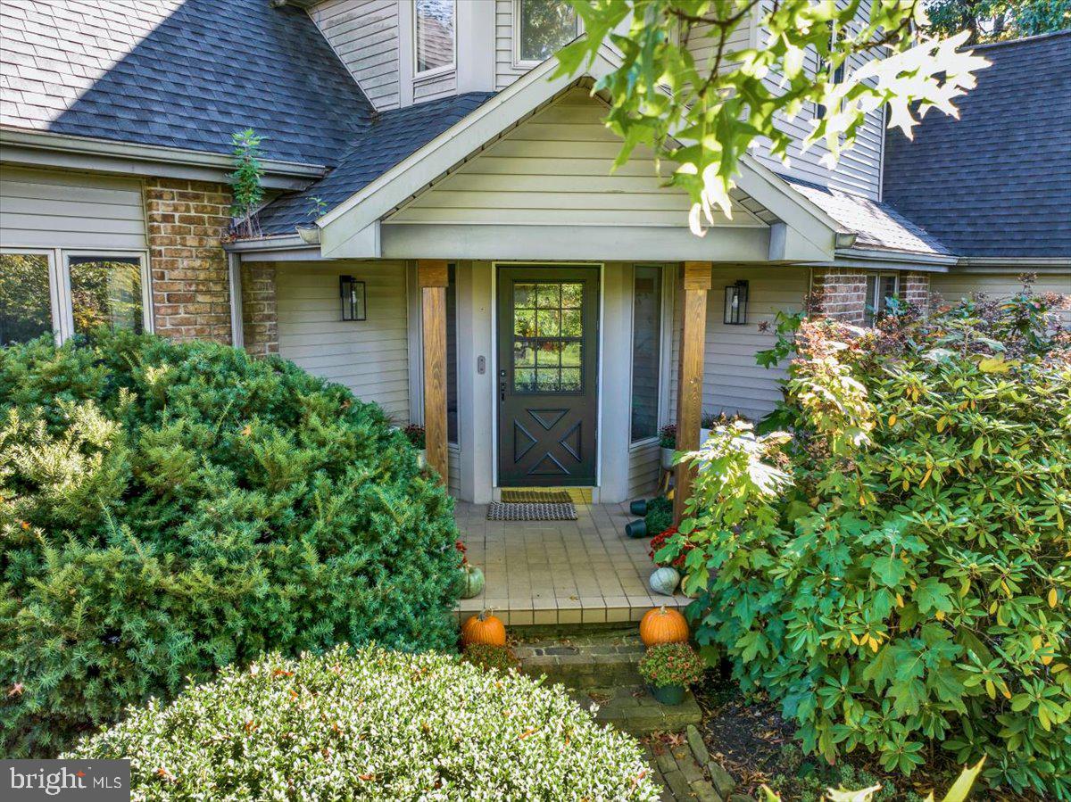 162 Oak Cir, Leesport, PA 19533 photo