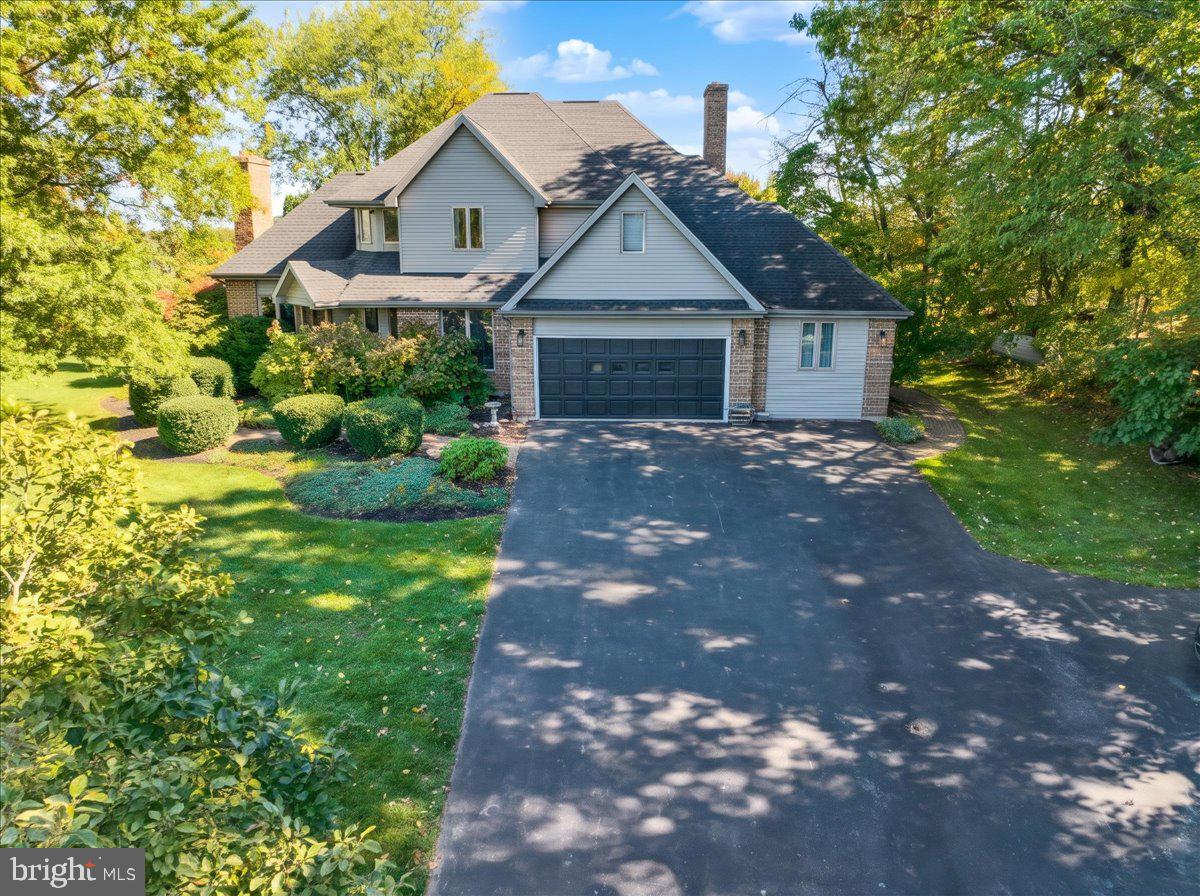 162 Oak Cir, Leesport, PA 19533 photo
