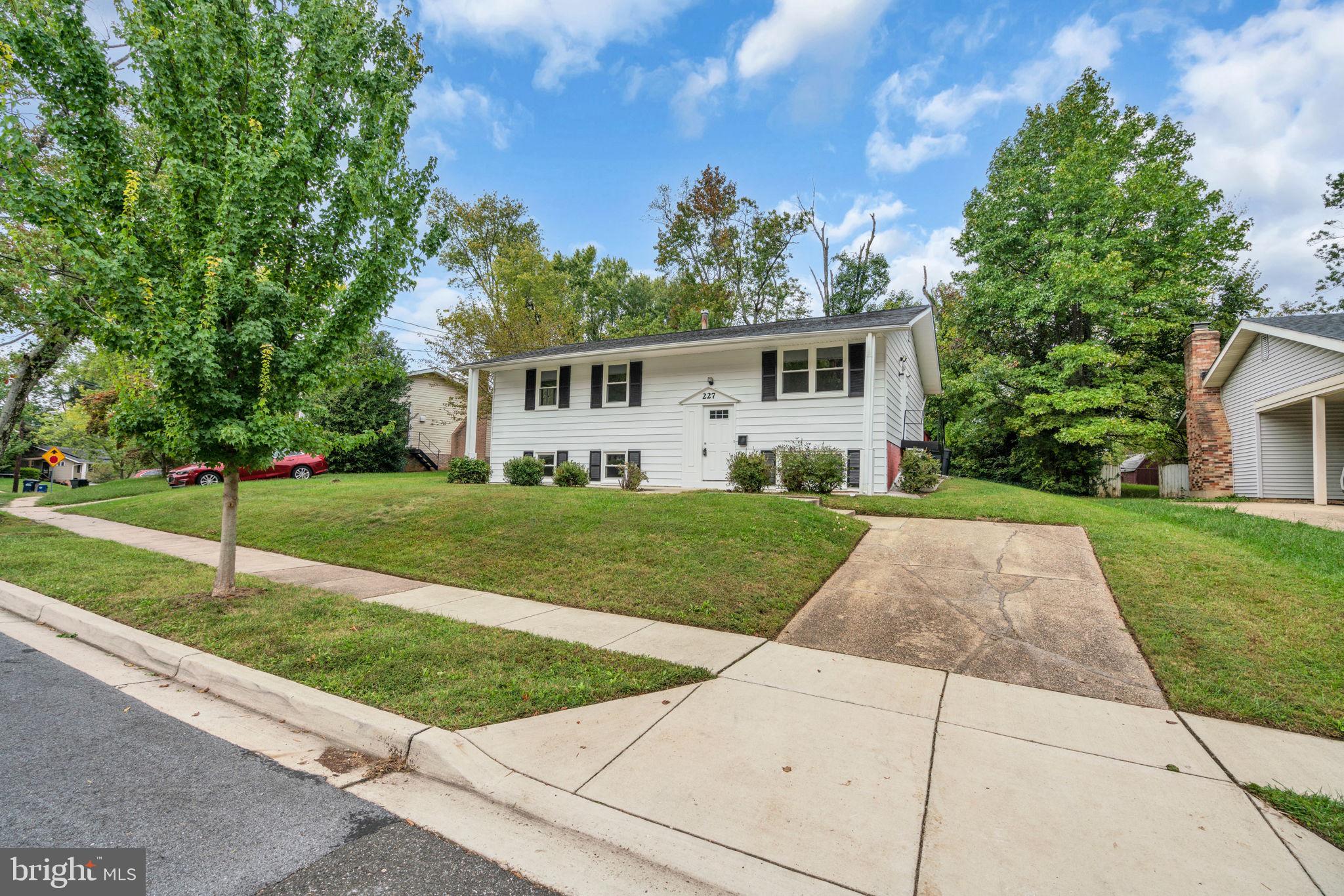 227 Lastner Ln, Greenbelt, MD 20770 photo