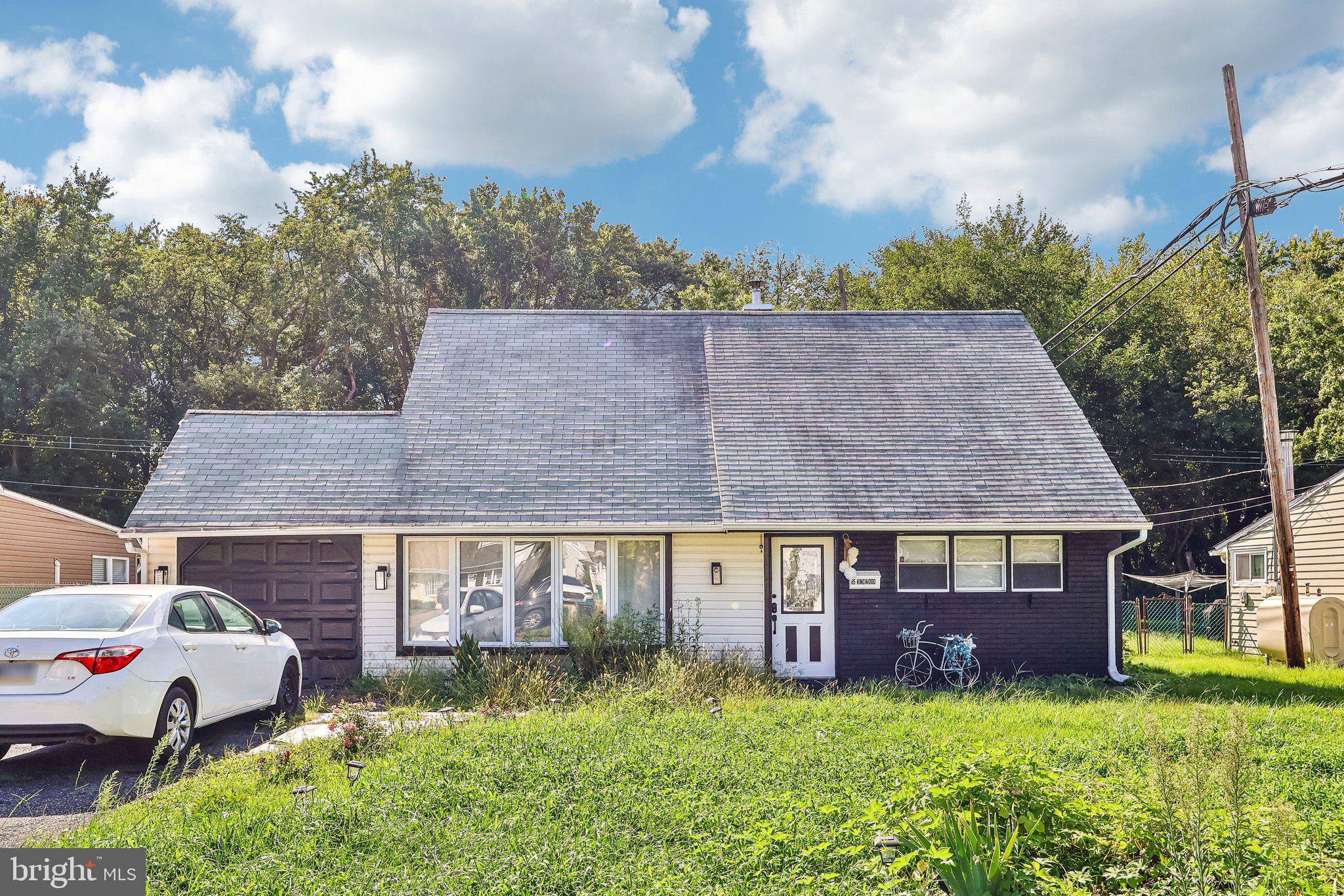 85 Kingwood Ln, Levittown, PA 19055 photo