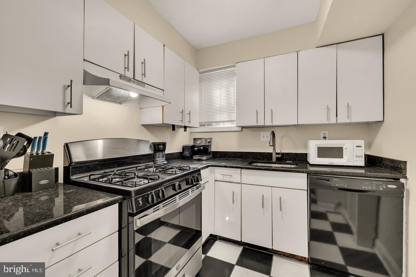 323 Maryland Ave, Washington, DC 20002 photo