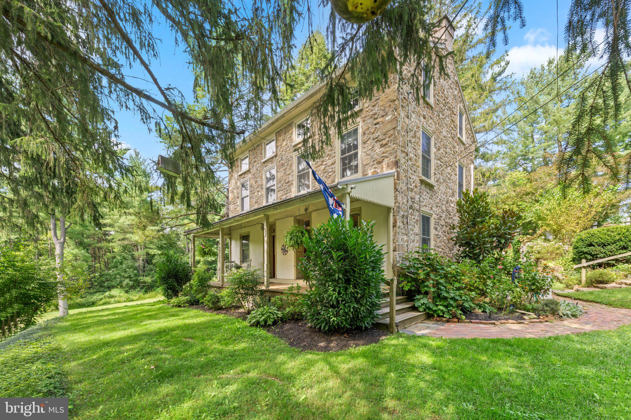 2965 Flowing Spring Rd, Spring City, PA 19475