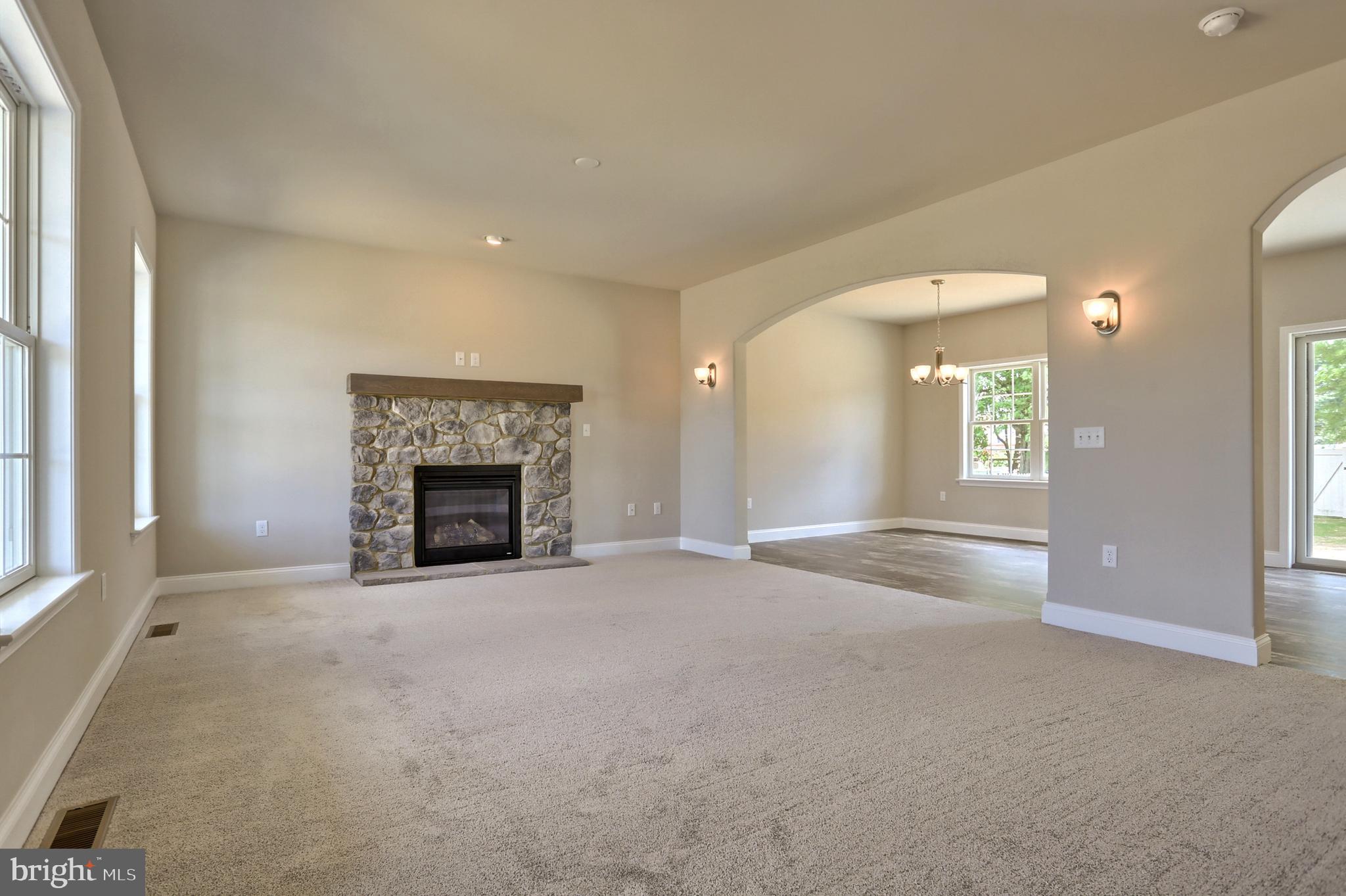 1 Starlight Ln, Lebanon, PA 17046 photo