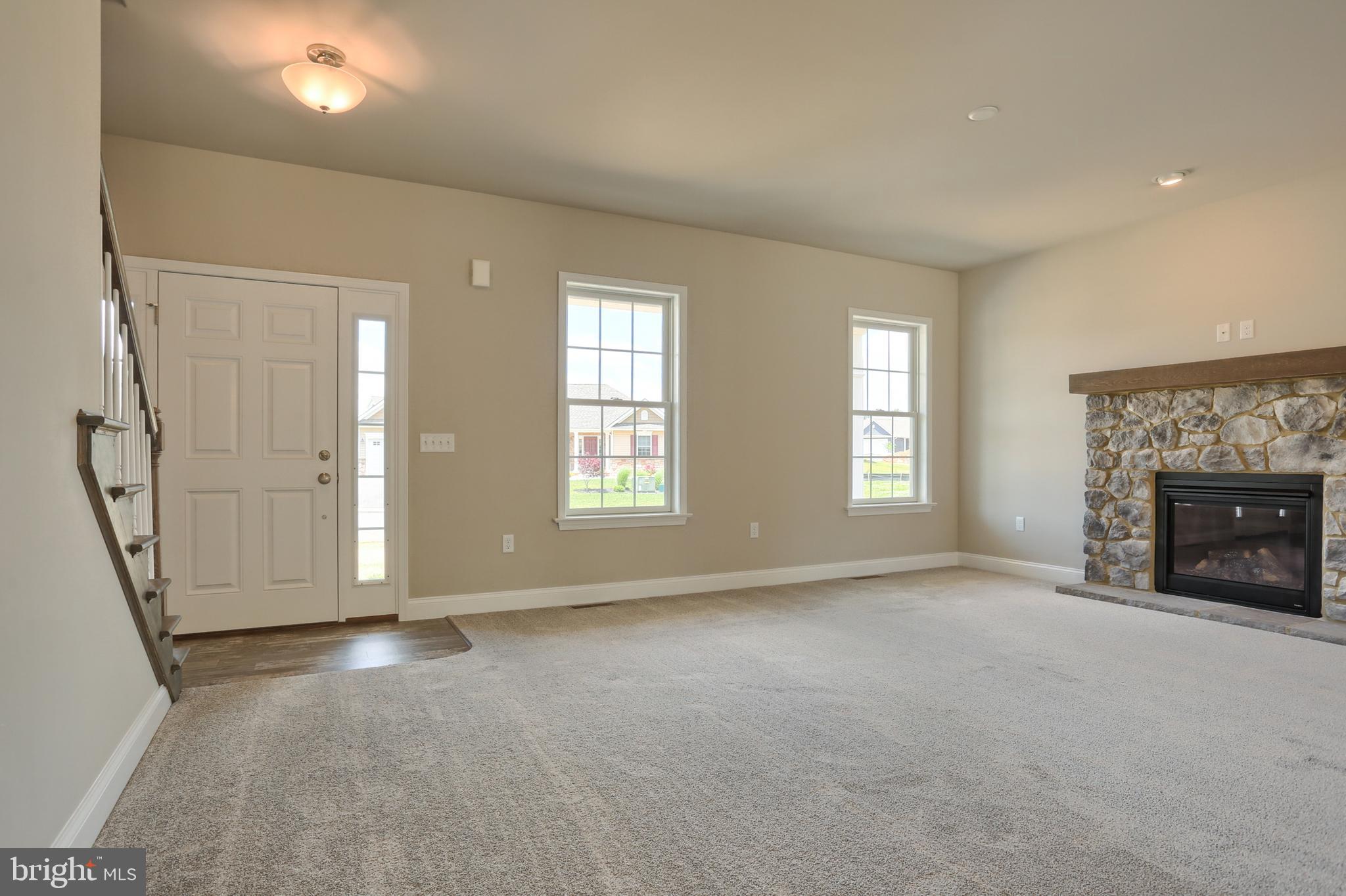 1 Starlight Ln, Lebanon, PA 17046 photo
