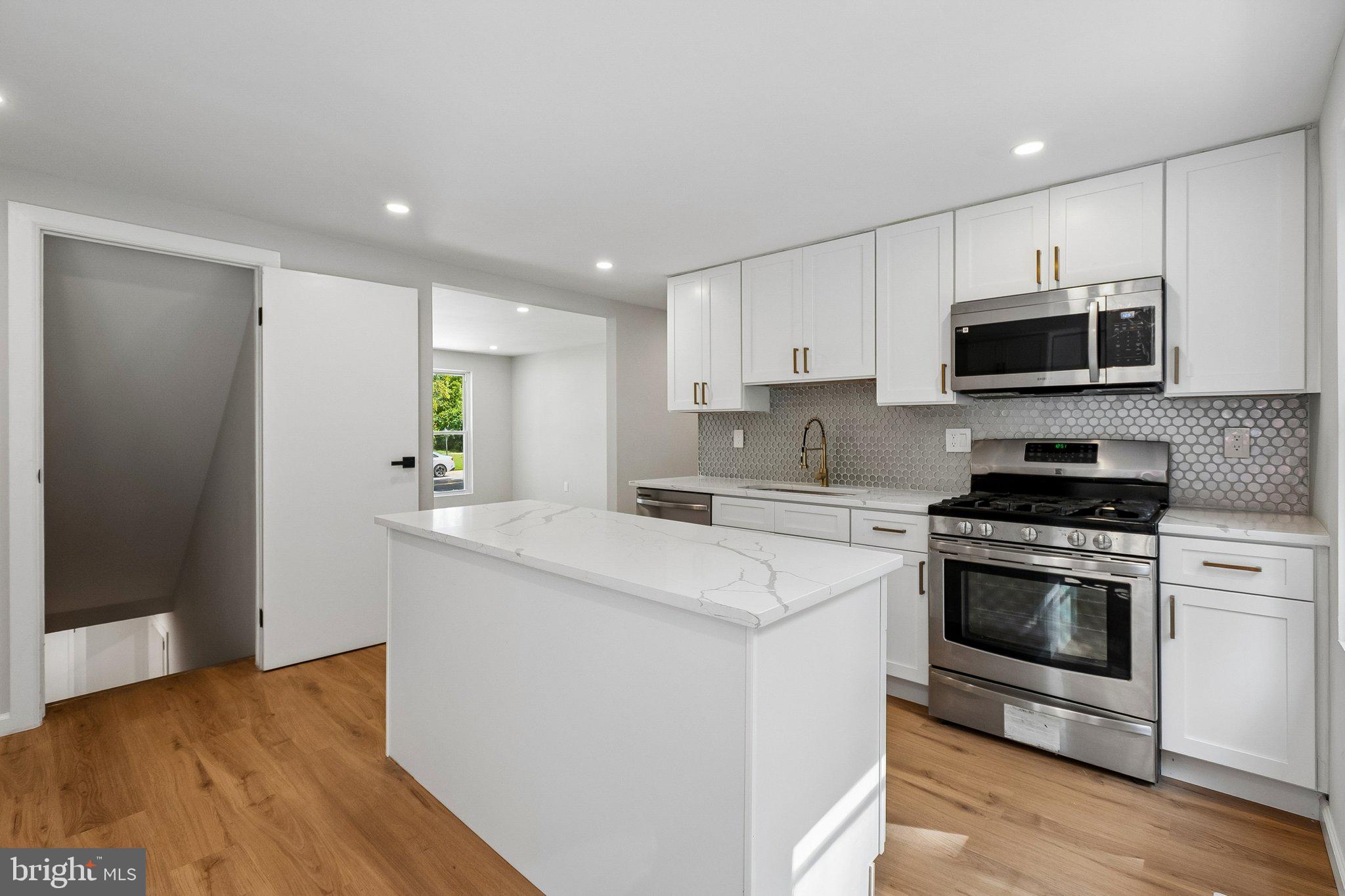 12930 Asbury Dr, Fort Washington, MD 20744 photo