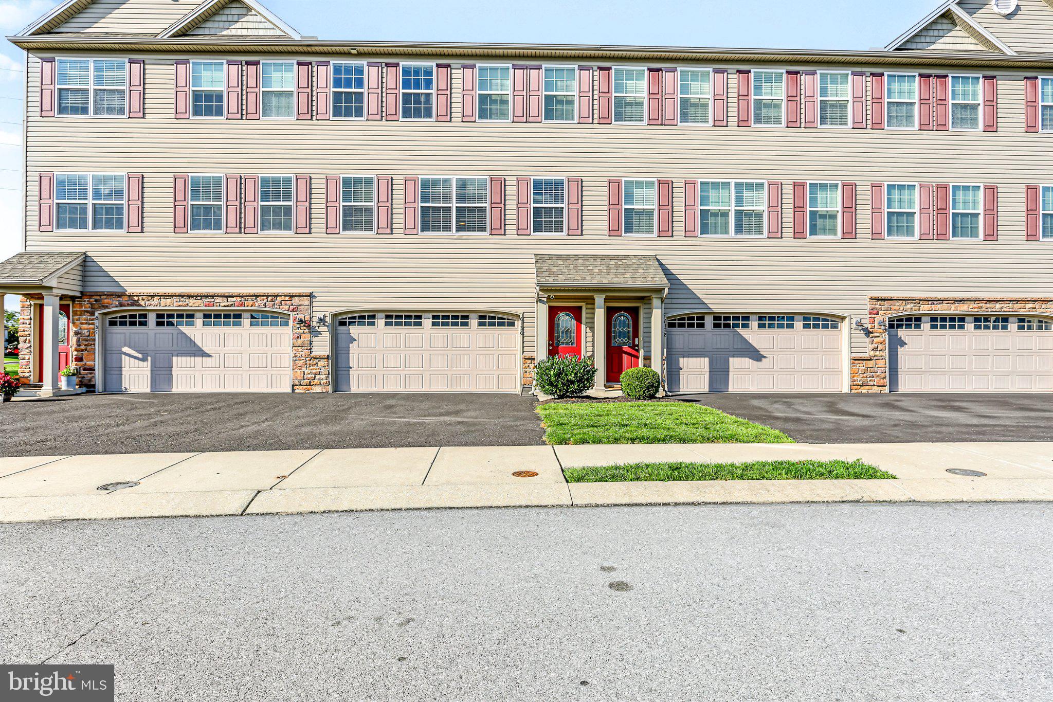 6136 Terry Davis Ct, Harrisburg, PA 17111
