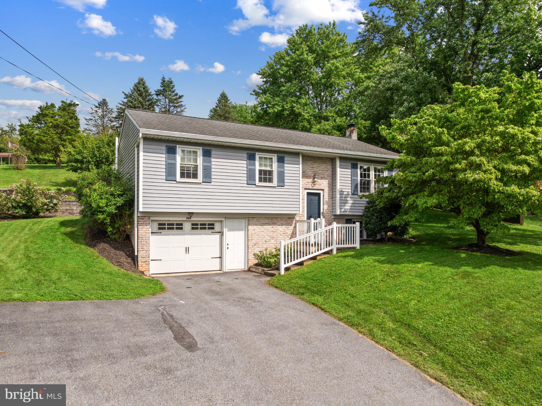 999 White Oak Rd, Manheim, PA 17545 photo