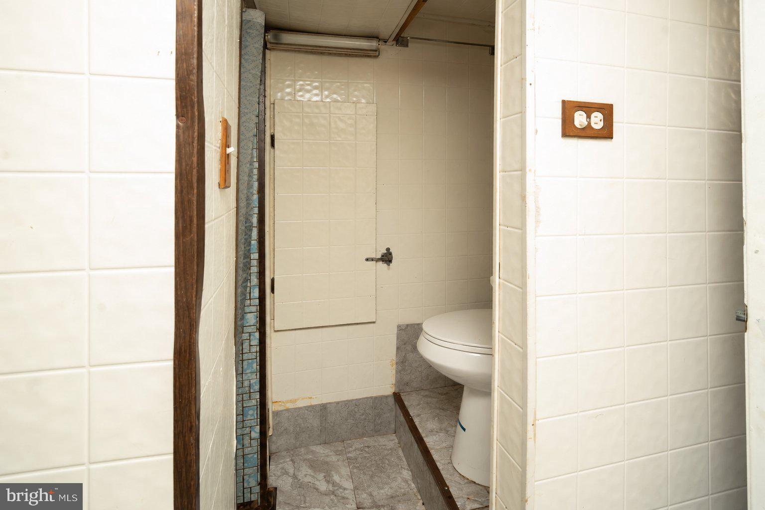 1121 Elmwood Ave, Sharon Hill, PA 19079 photo