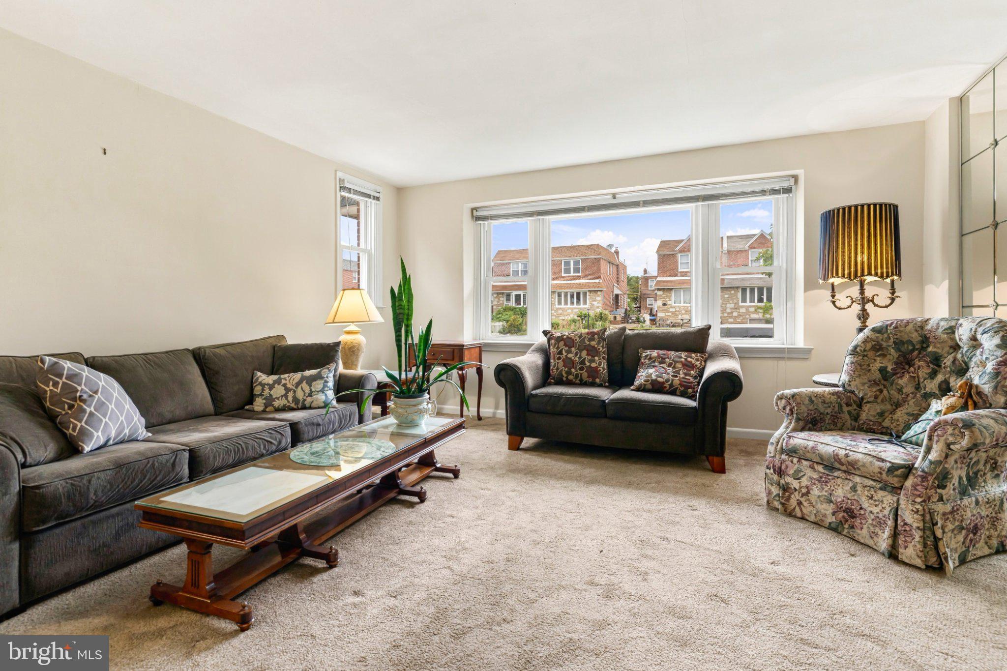828 Brighton St, Philadelphia, PA 19111