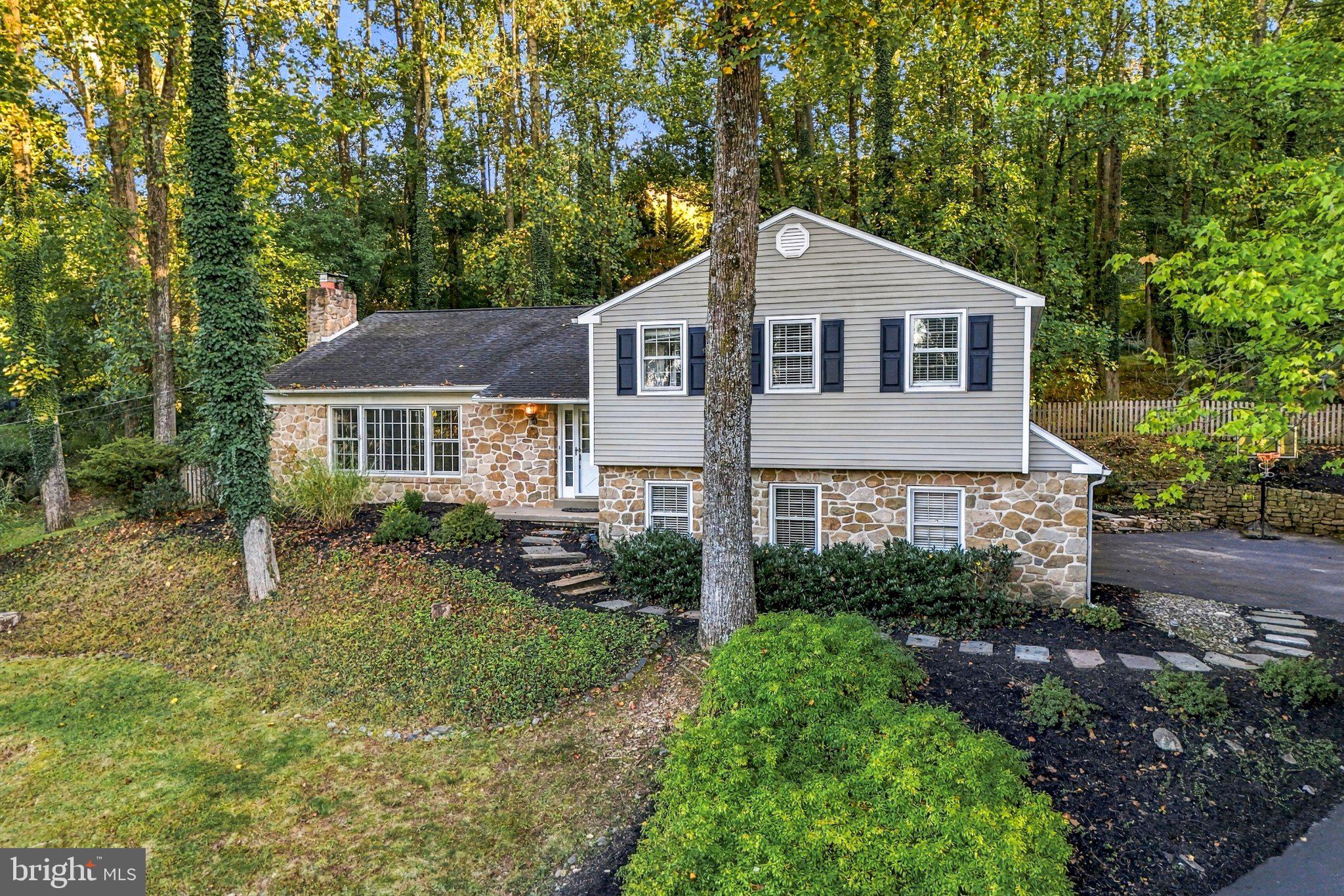 604 Hickory Ln, Berwyn, PA 19312