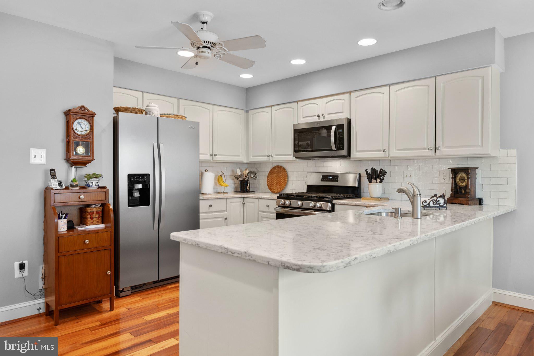 2924 Oakbury Ct, Oakton, VA 22124 photo