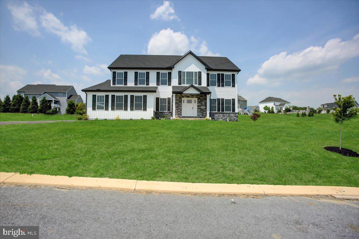 6 Suebecca Dr, Carlisle, PA 17013