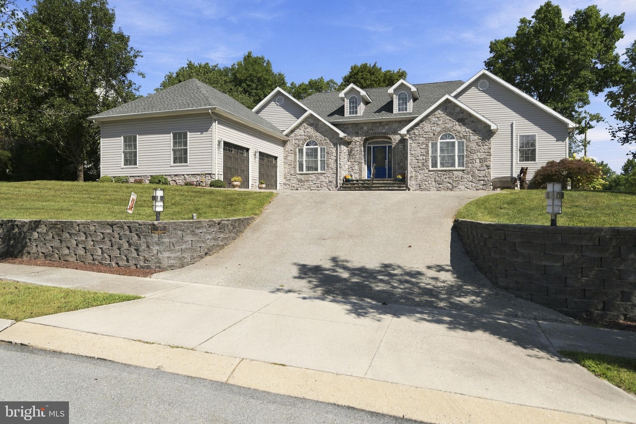 1 Fox Trl, Gettysburg, PA 17325