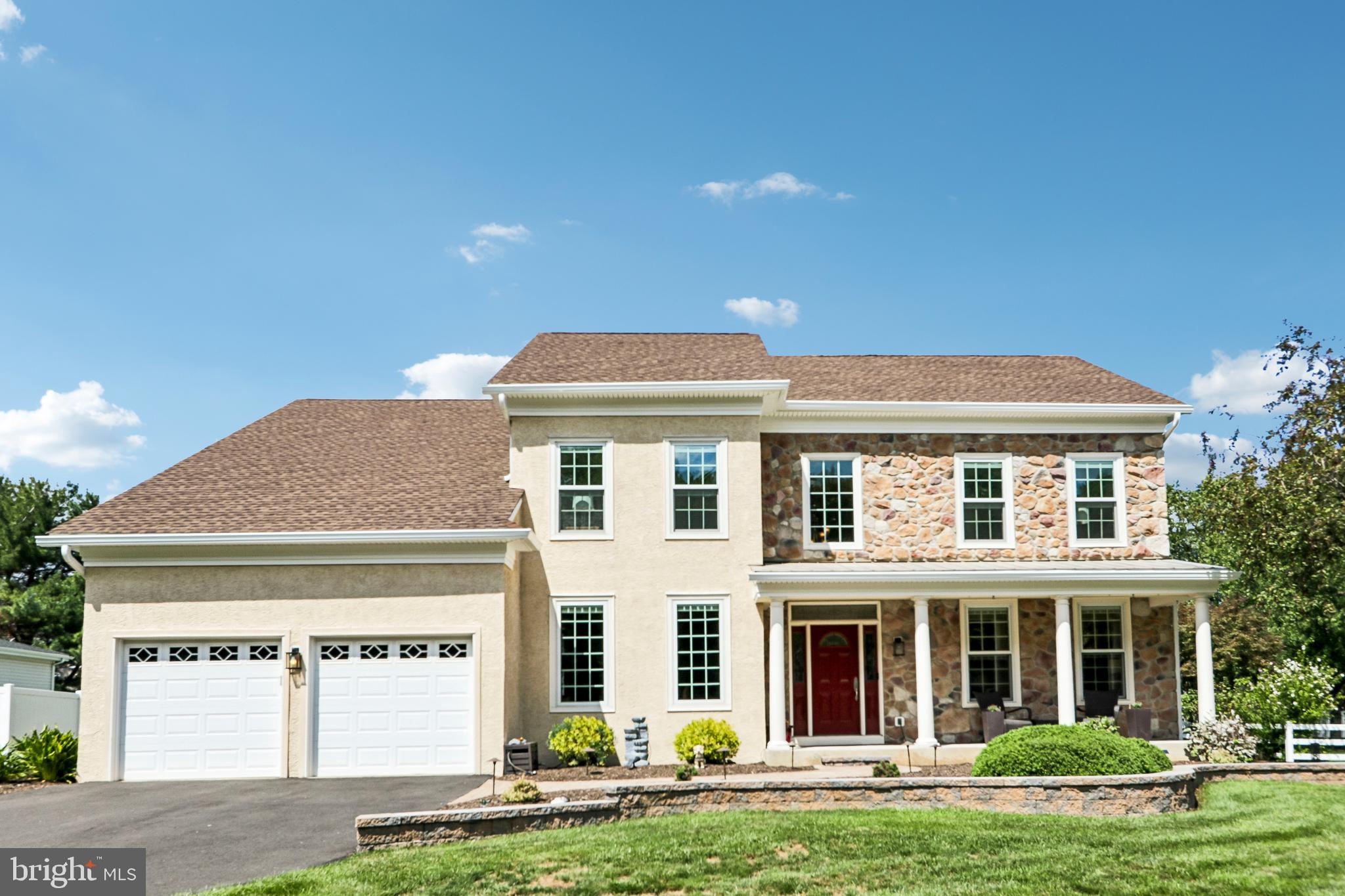 1096 Lily Pond Ln, Hadley, PA 19067