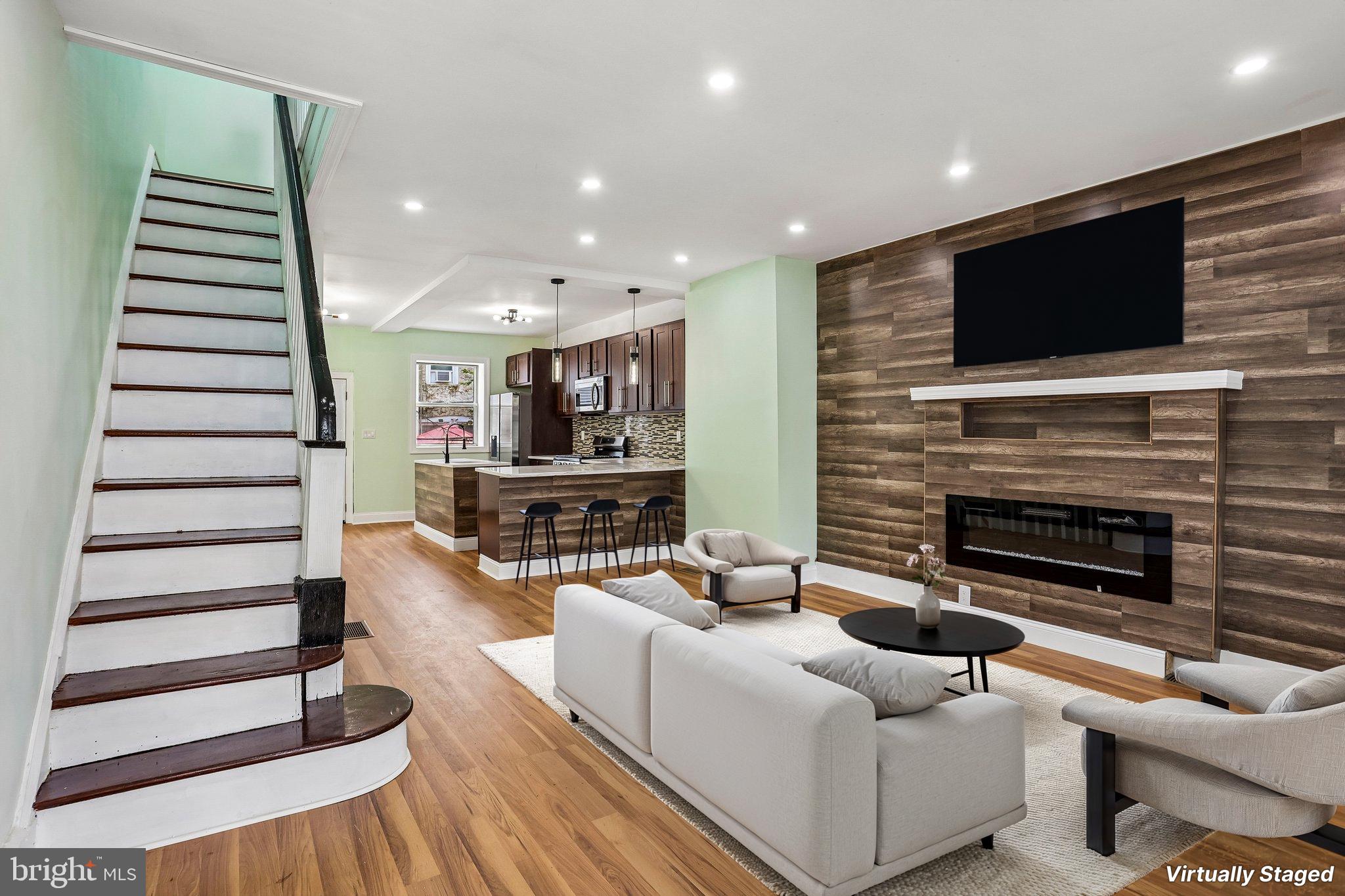 1031 Ithan St, Philadelphia, PA 19143