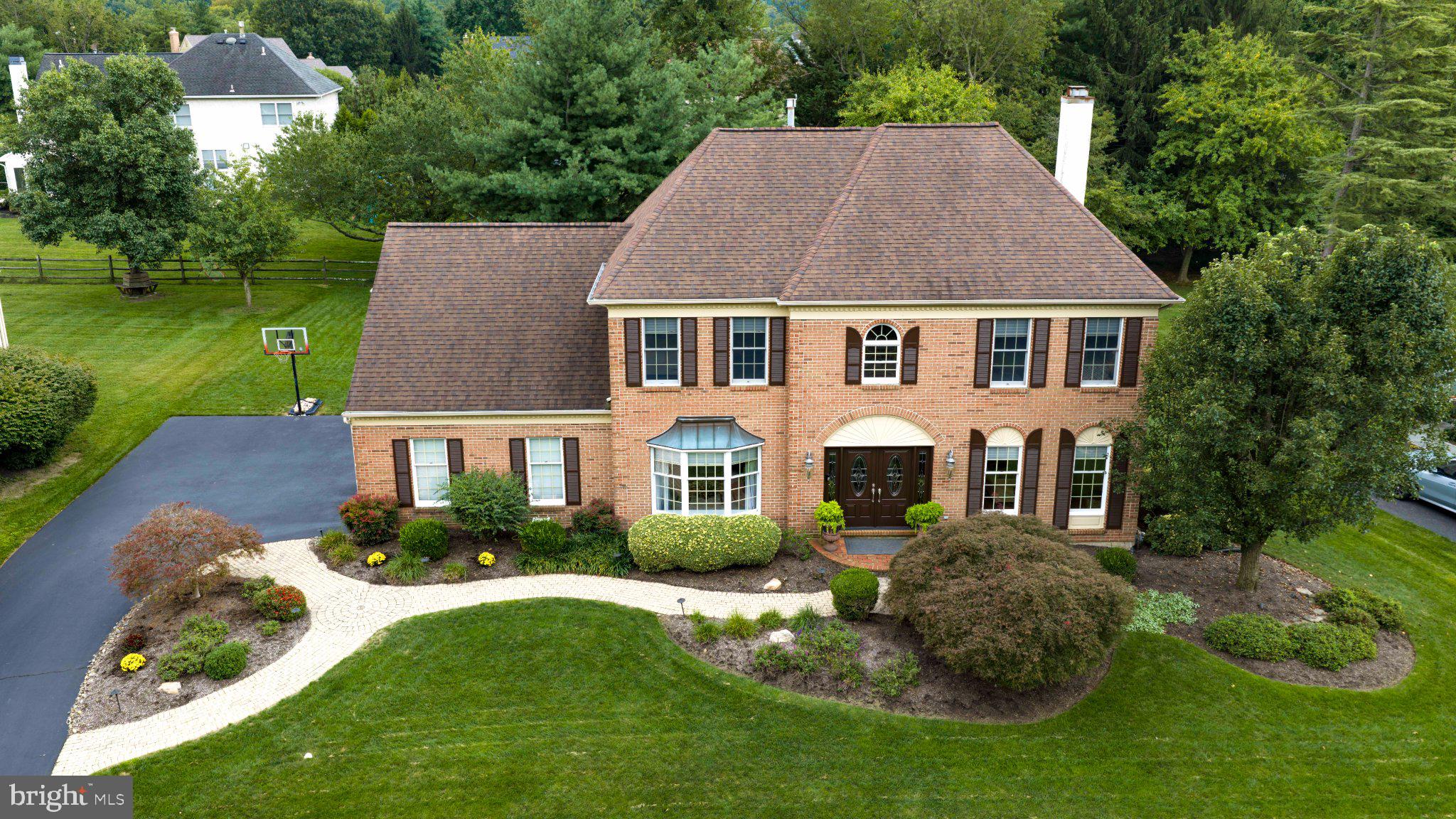 708 Castlewood Dr, Dresher, PA 19025