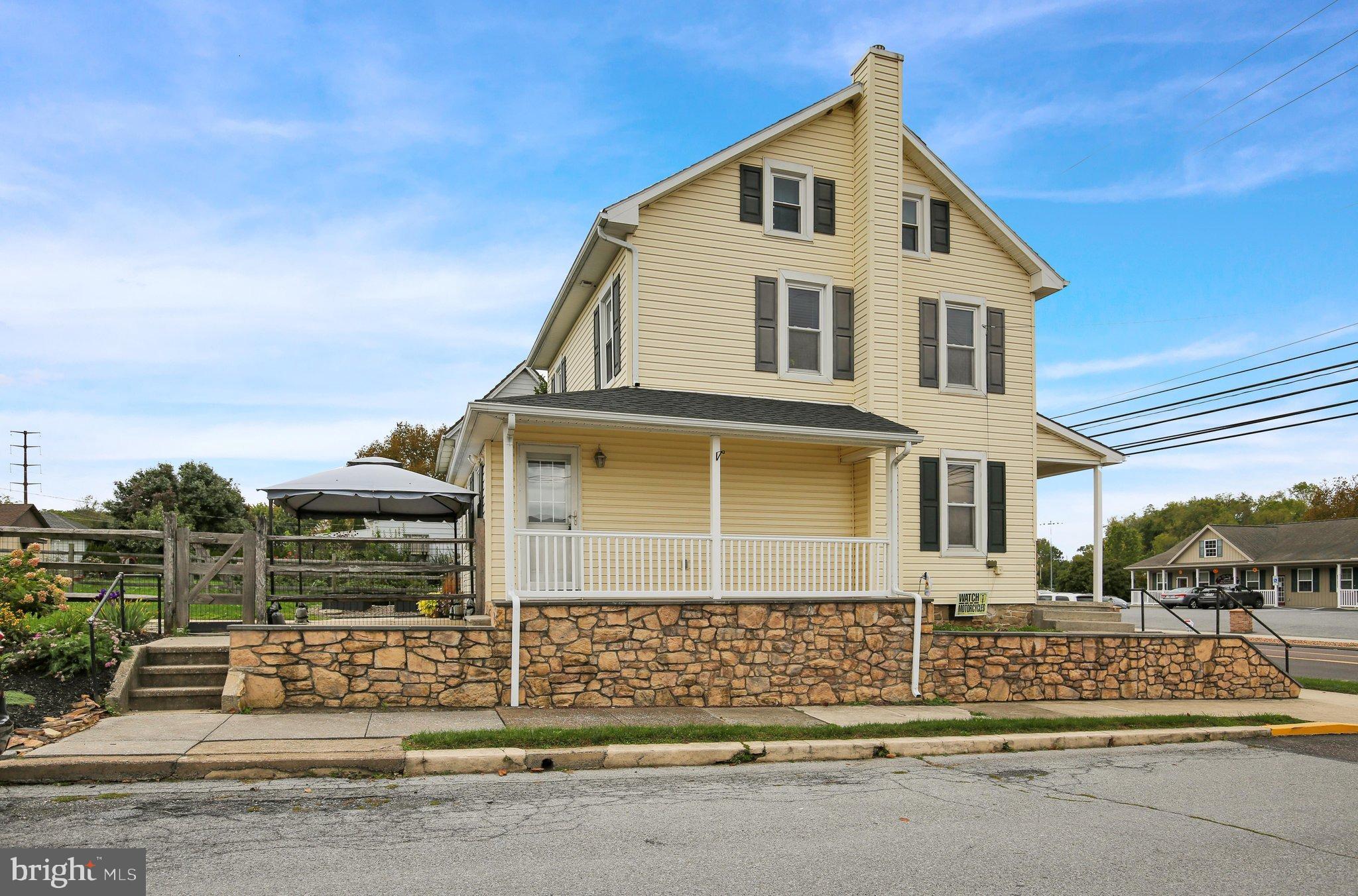 500 W Penn Ave, Robesonia, PA 19551 photo