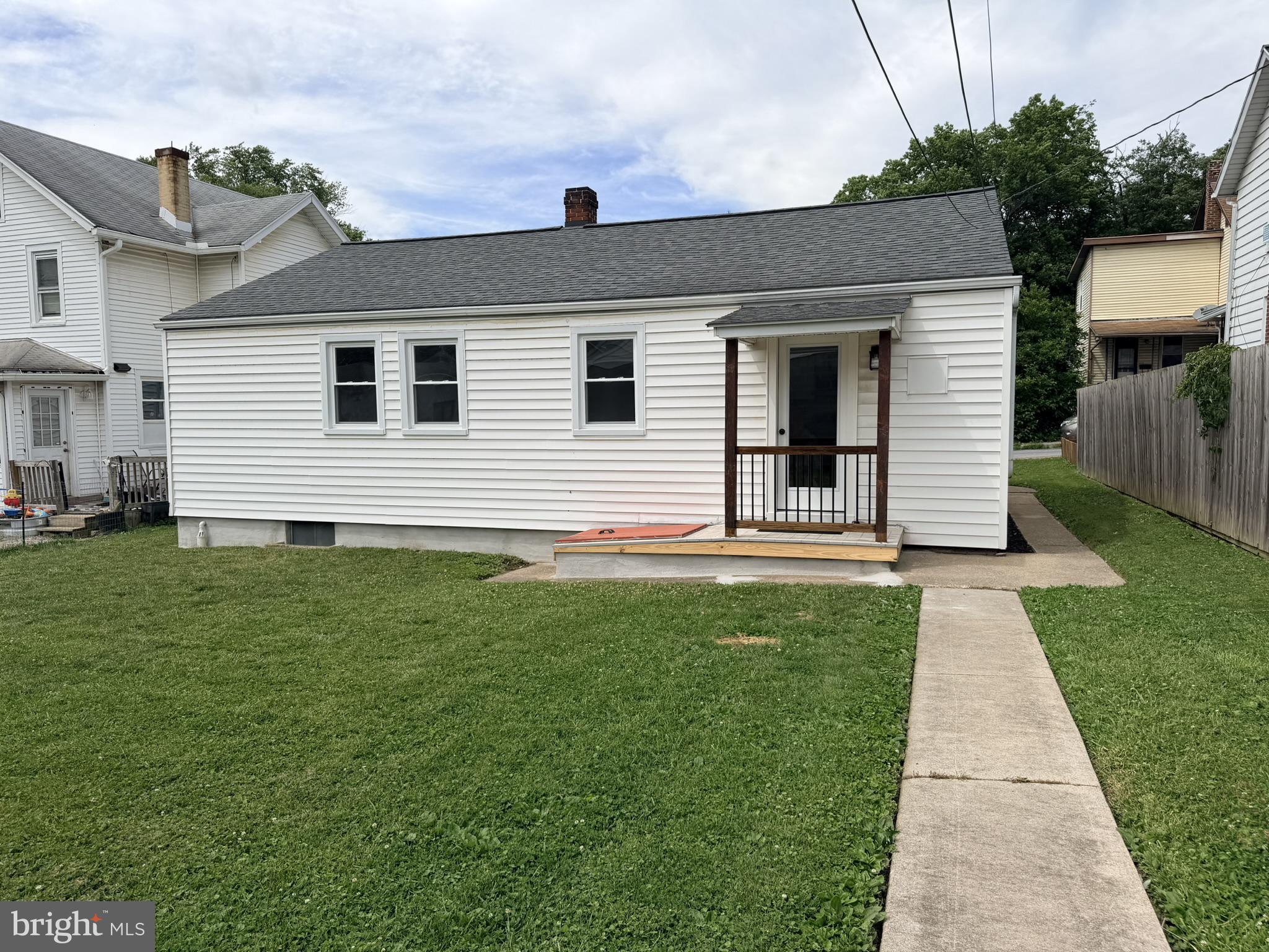 349 Market St, Highspire, PA 17034 photo
