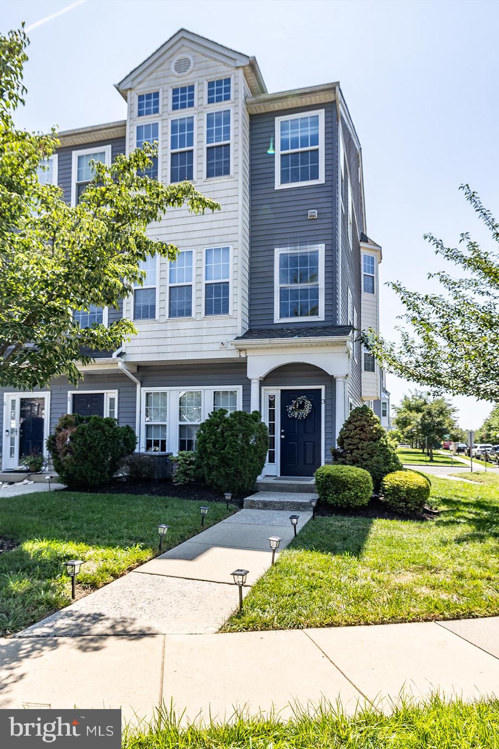 3 Fox Ct, Delran, NJ 08075