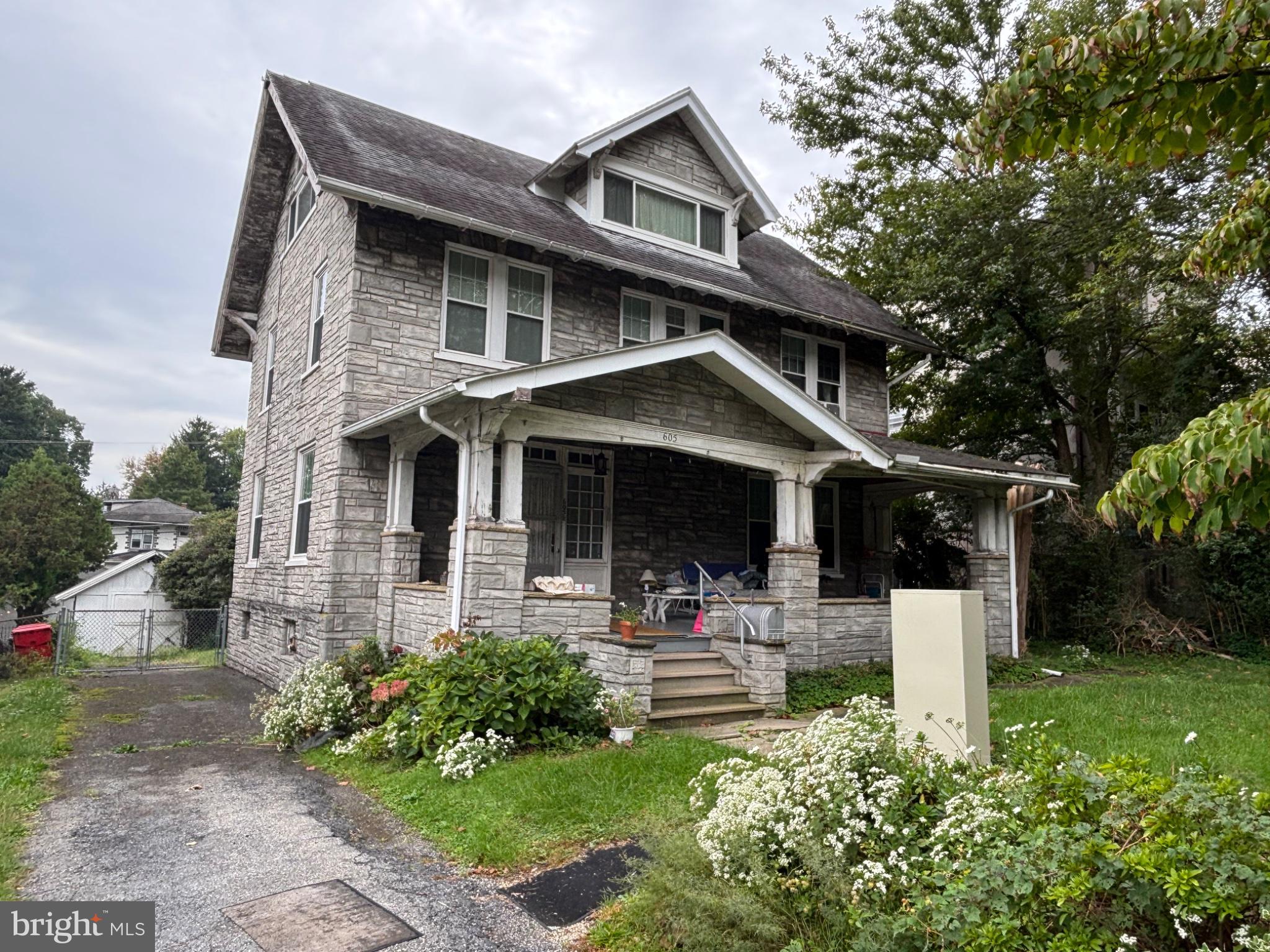 605 Carsonia Ave, Reading, PA 19606 photo