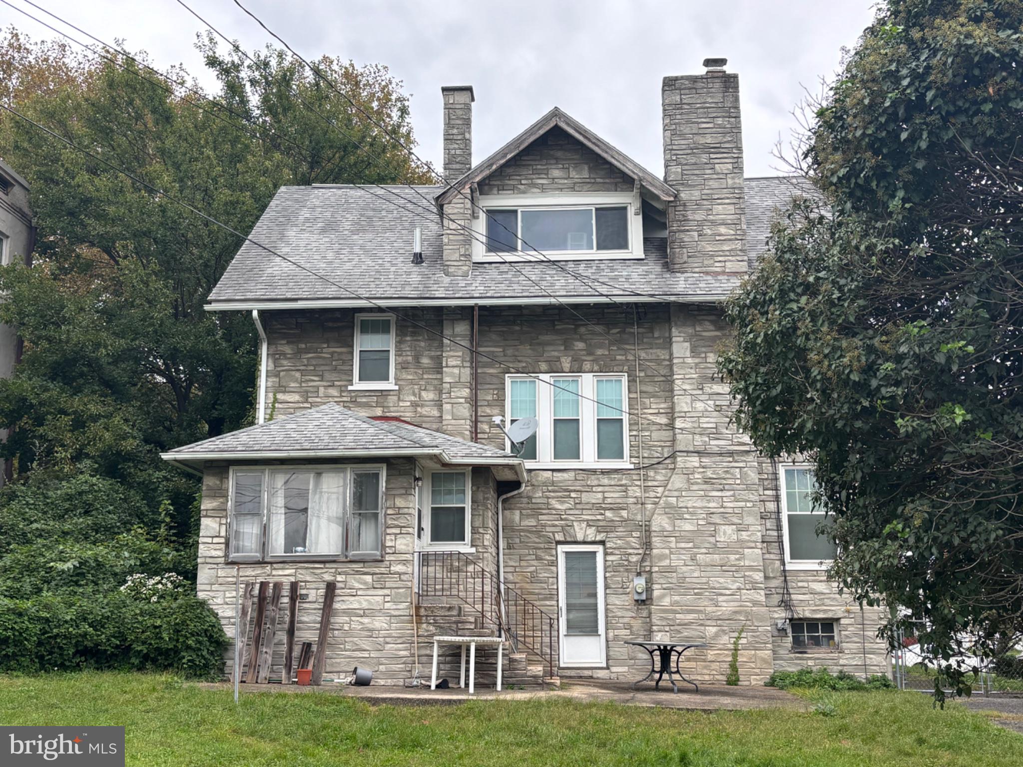 605 Carsonia Ave, Reading, PA 19606 photo