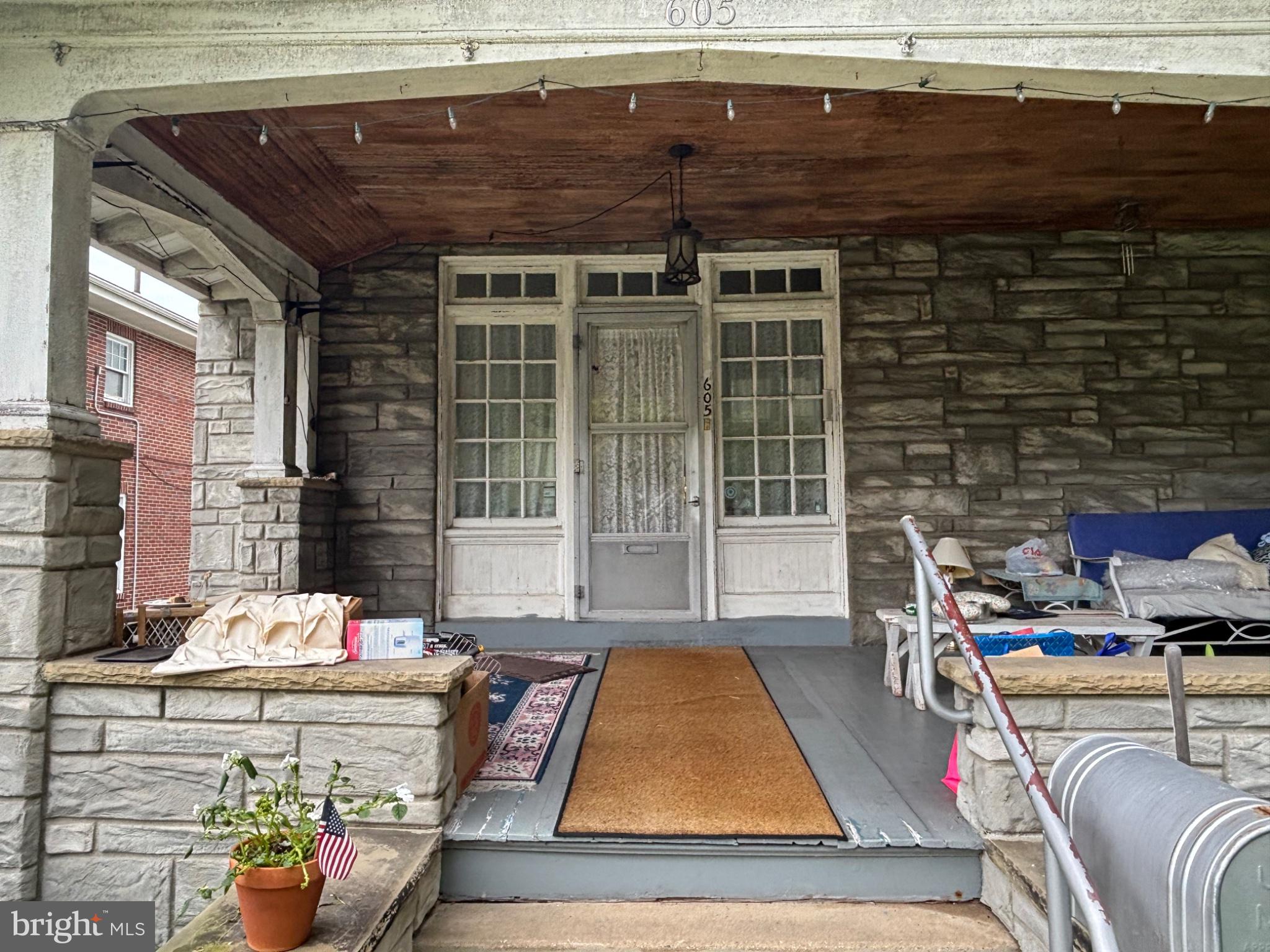 605 Carsonia Ave, Reading, PA 19606 photo