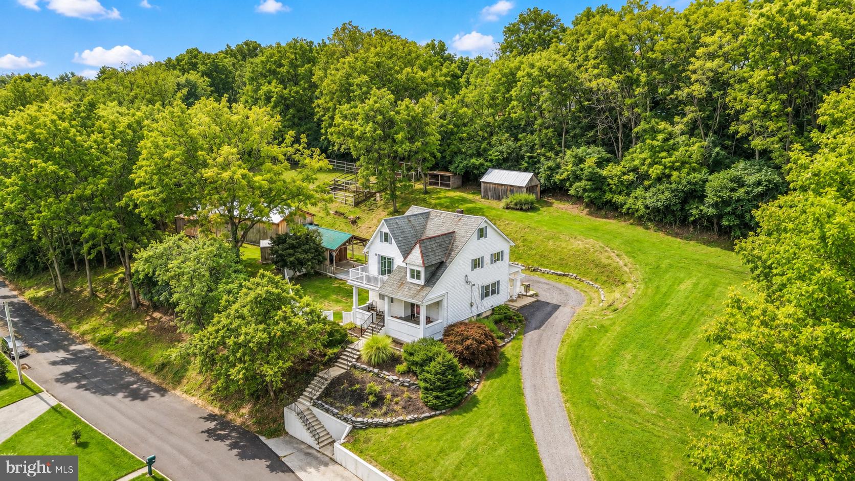 5525 Lehigh St, Whitehall, PA 18052
