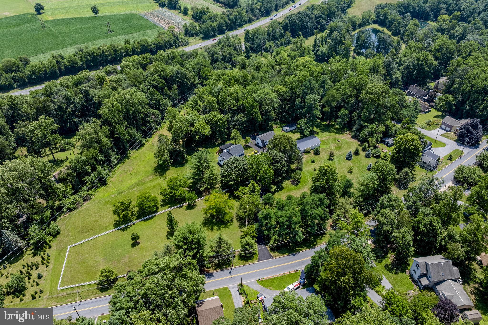 321 Ridge Ave, Ephrata, PA 17522 photo
