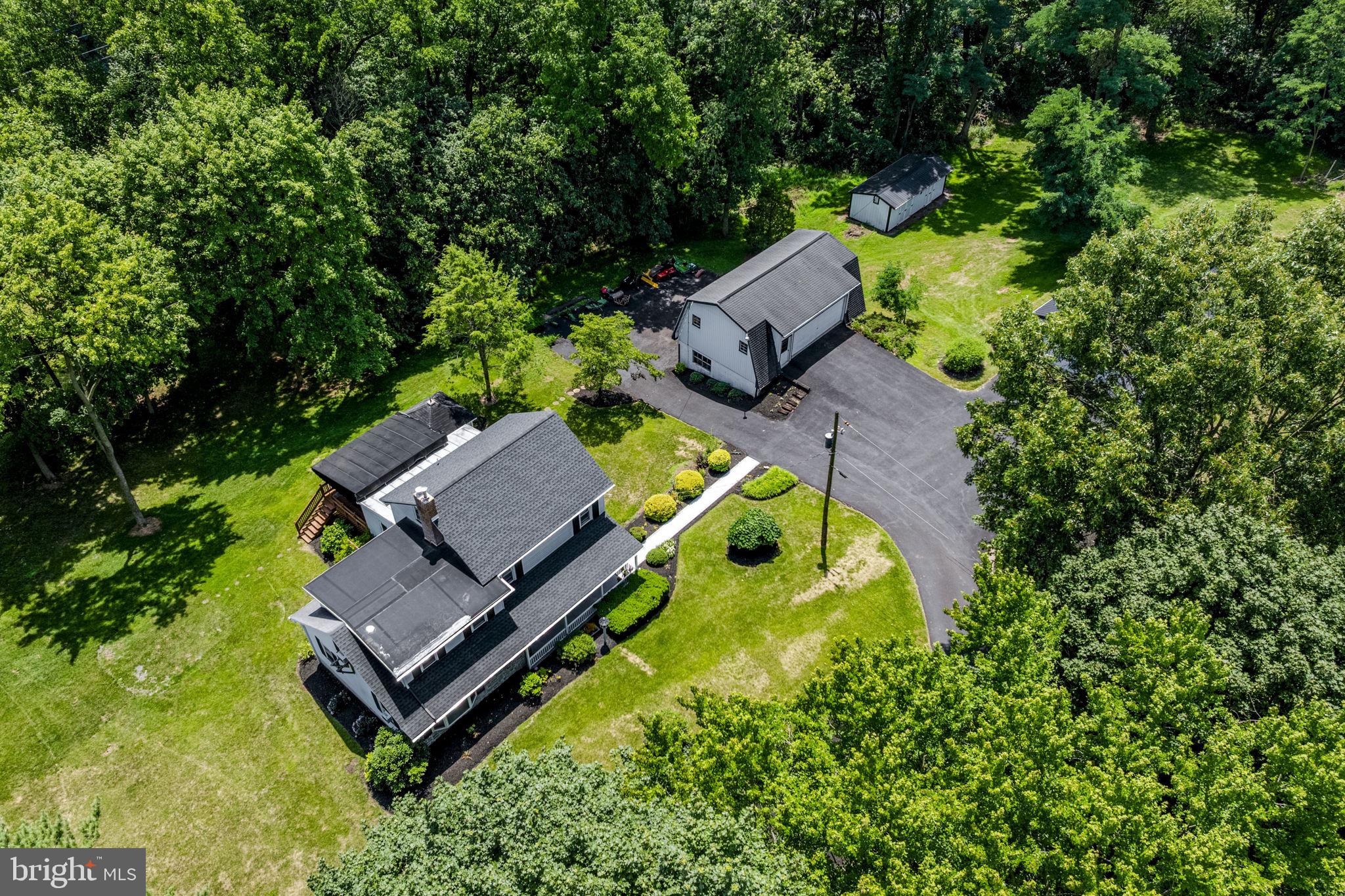 321 Ridge Ave, Ephrata, PA 17522 photo