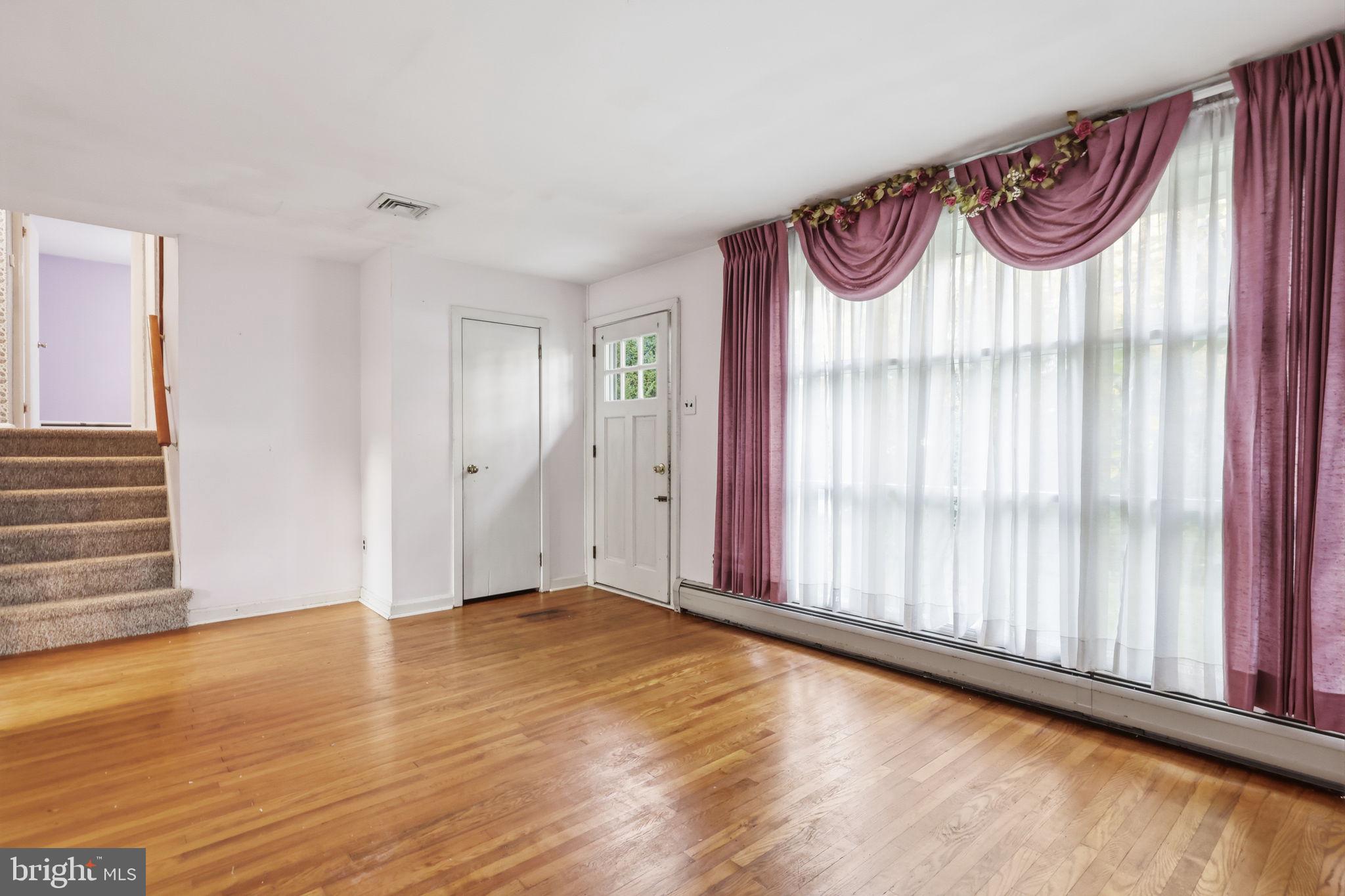 208 N Hawthorne Ave, Langhorne, PA 19047 photo