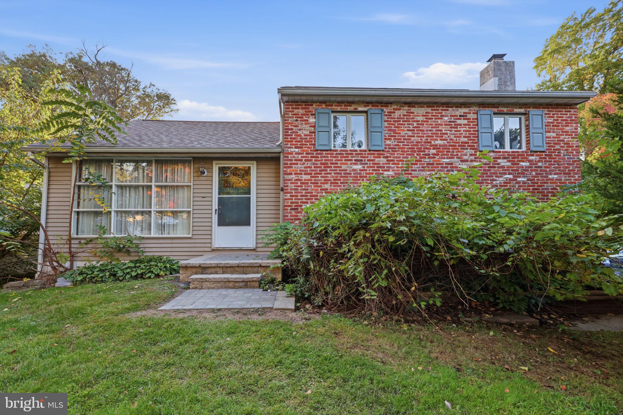 208 N Hawthorne Ave, Langhorne, PA 19047 photo
