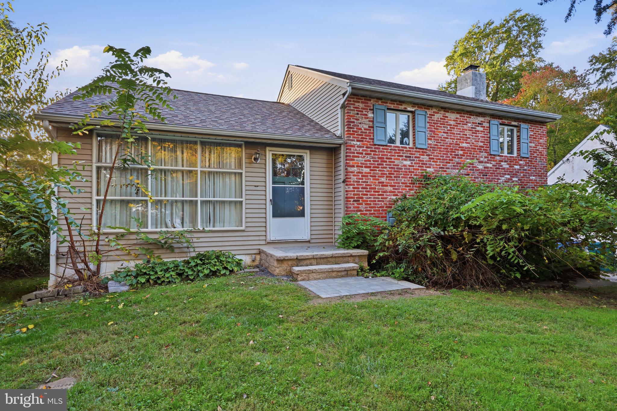 208 Hawthorne Ave, Langhorne, PA 19047