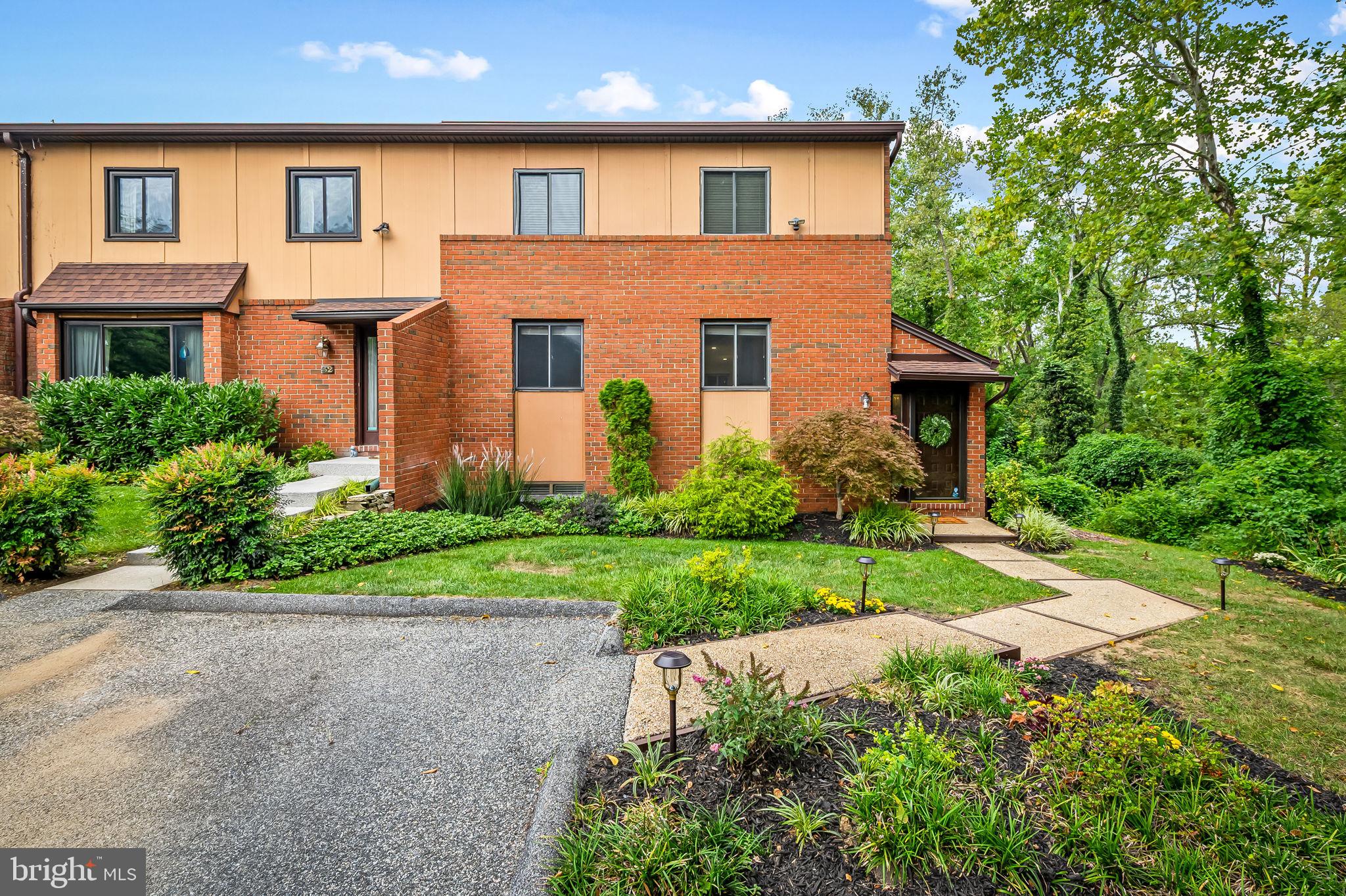 34 Lacosta Ct, Towson, MD 21204 photo