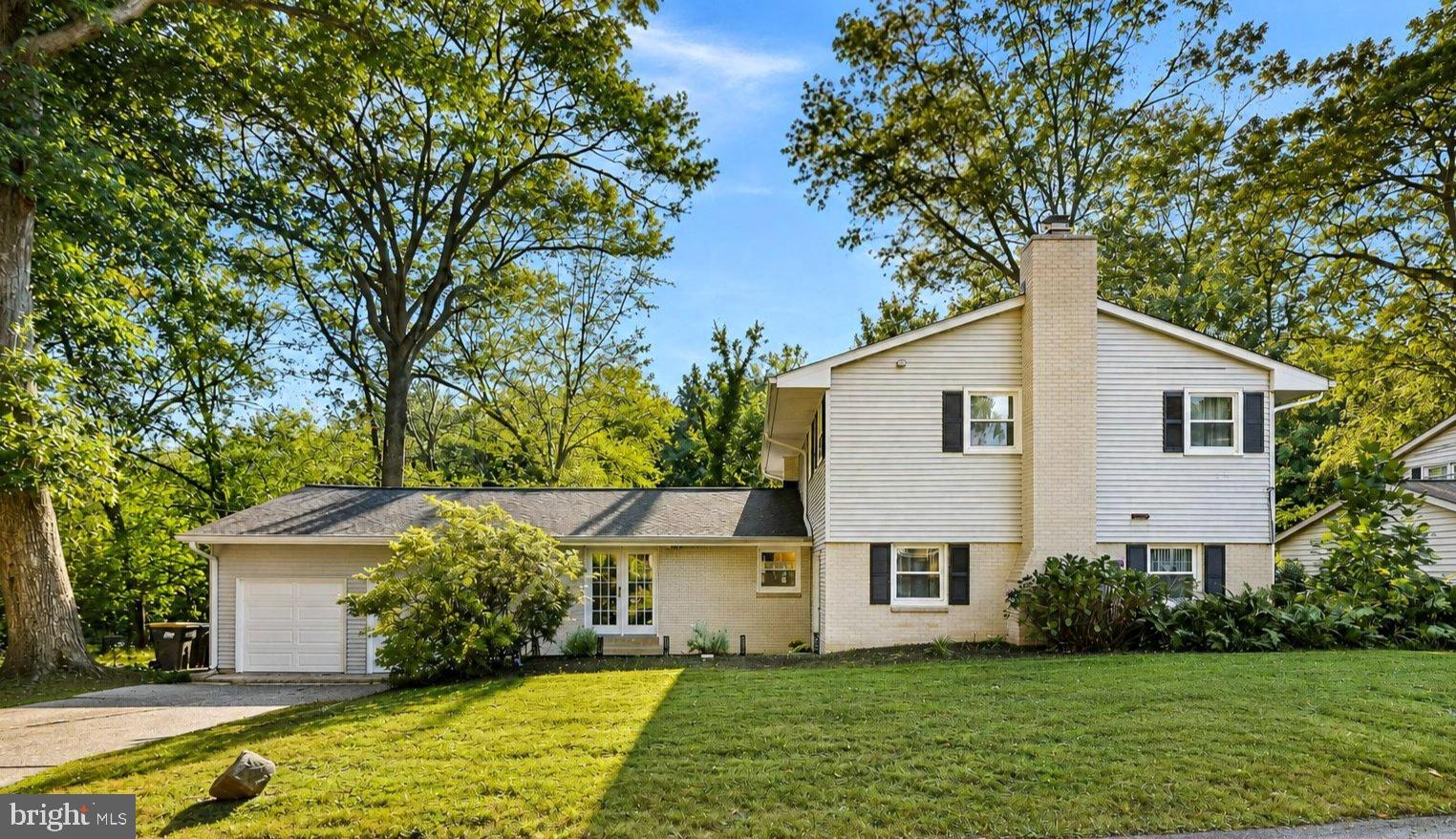 4 Cliffe Dr, Wilmington, DE 19809