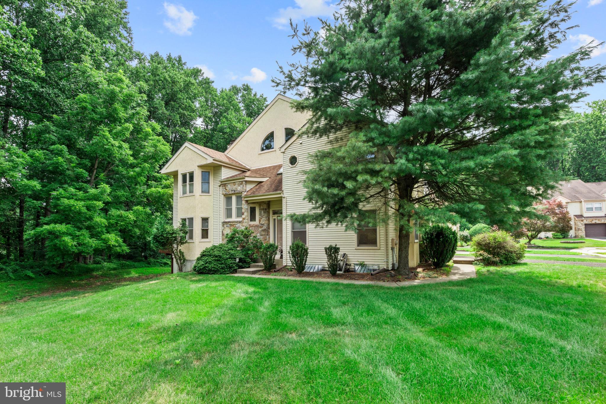 256 Sycamore Cir, Feasterville Trevose, PA 19053 photo