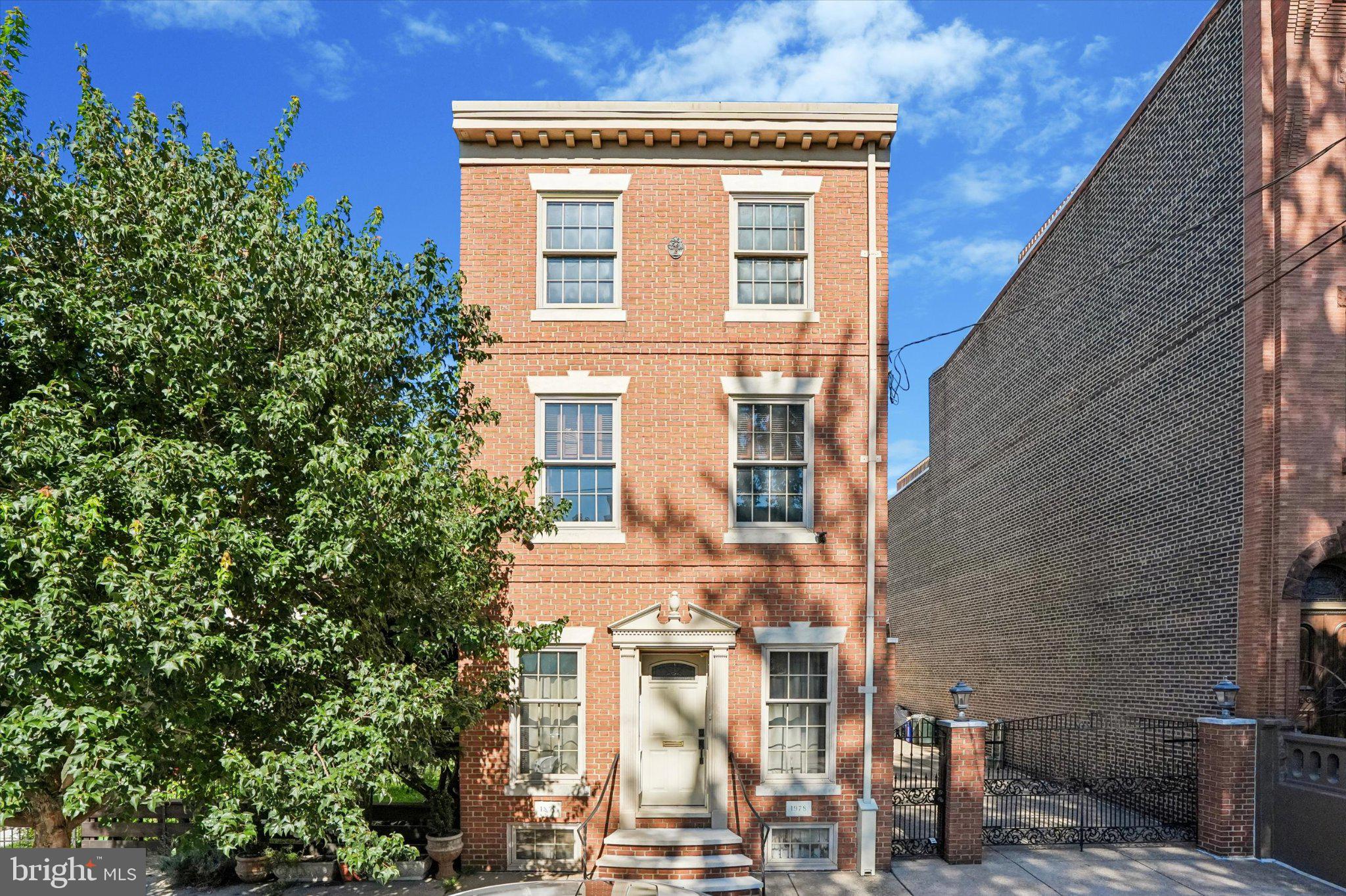 2341 Dauphin St, Philadelphia, PA 19125