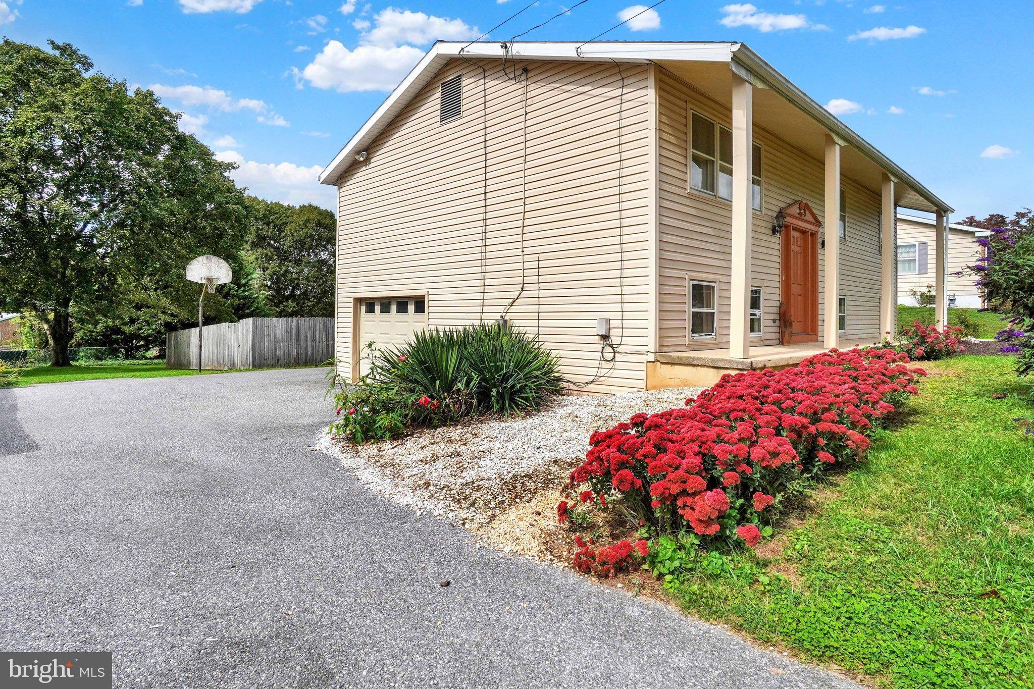 2140 Derry, York, PA 17408 photo