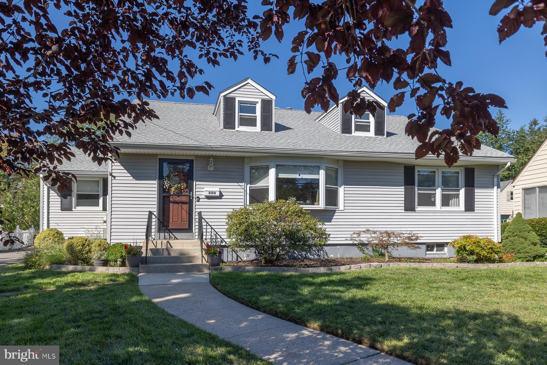 606 Grove St, Haddonfield, NJ 08033