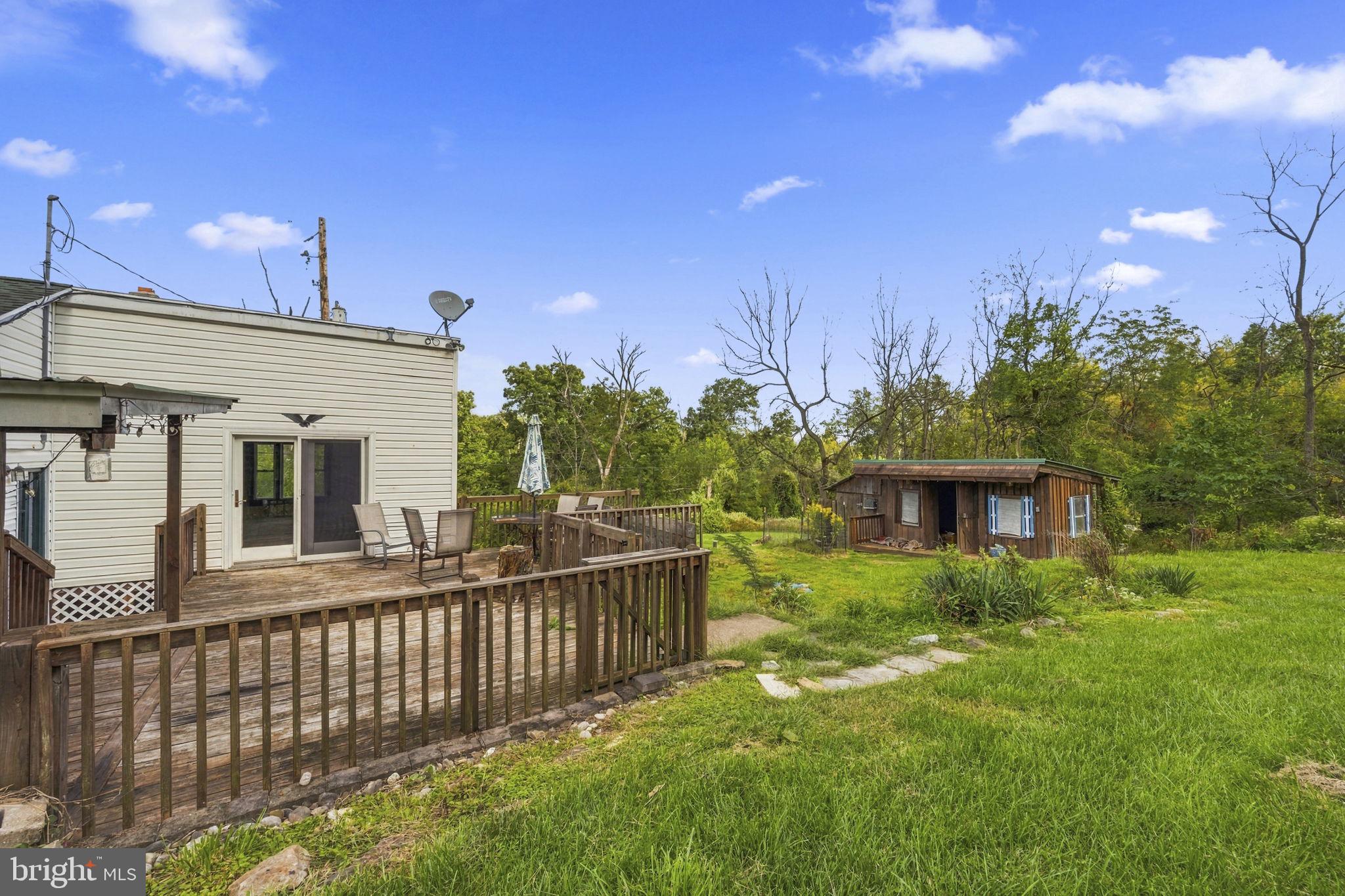640 Walnut Rd, Birdsboro, PA 19508 photo