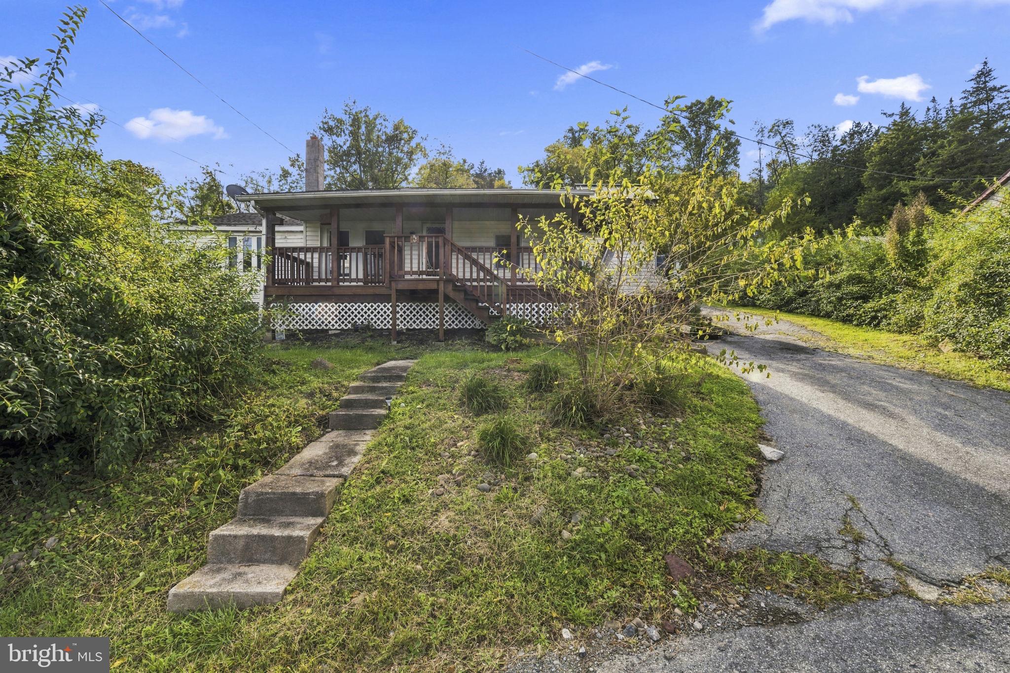 640 Walnut Rd, Birdsboro, PA 19508 photo